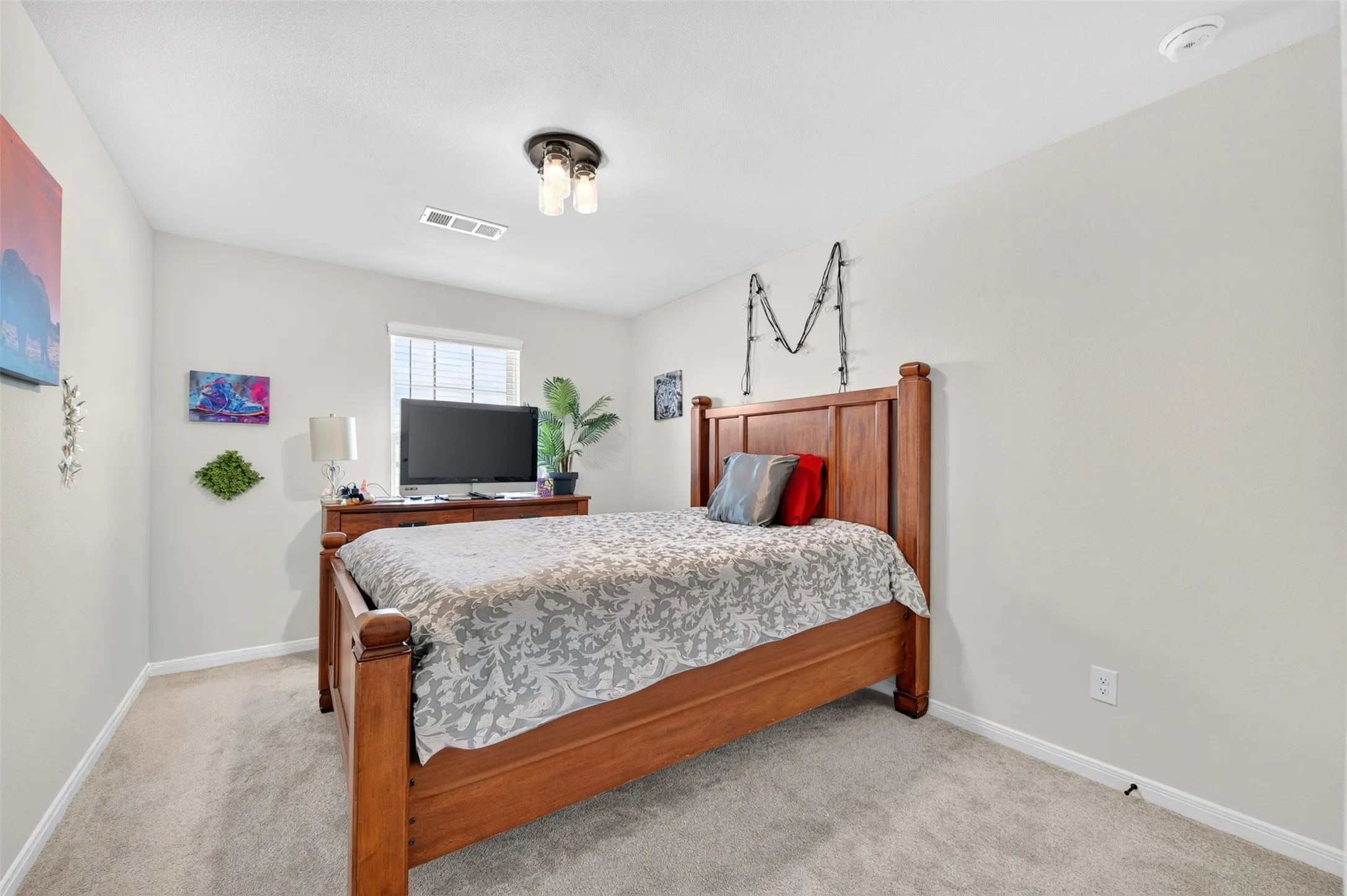 Single Family Residence For Sale in Kaufman County , 2123 Milligan Street, Forney, Texas 75126, 4 Bedroom, 4 Bathroom, 2 Garage spaces, 2,820 Sqft, built in 2024, mls#21346865, Real Estate Agent in Forney, Homes For Sale in Kaufman county, Homes For Sale in Forney, Realtor in Forney Texas, Real Estate Brokerage Independent Realty Texas, Luminita Cordes Realtor
