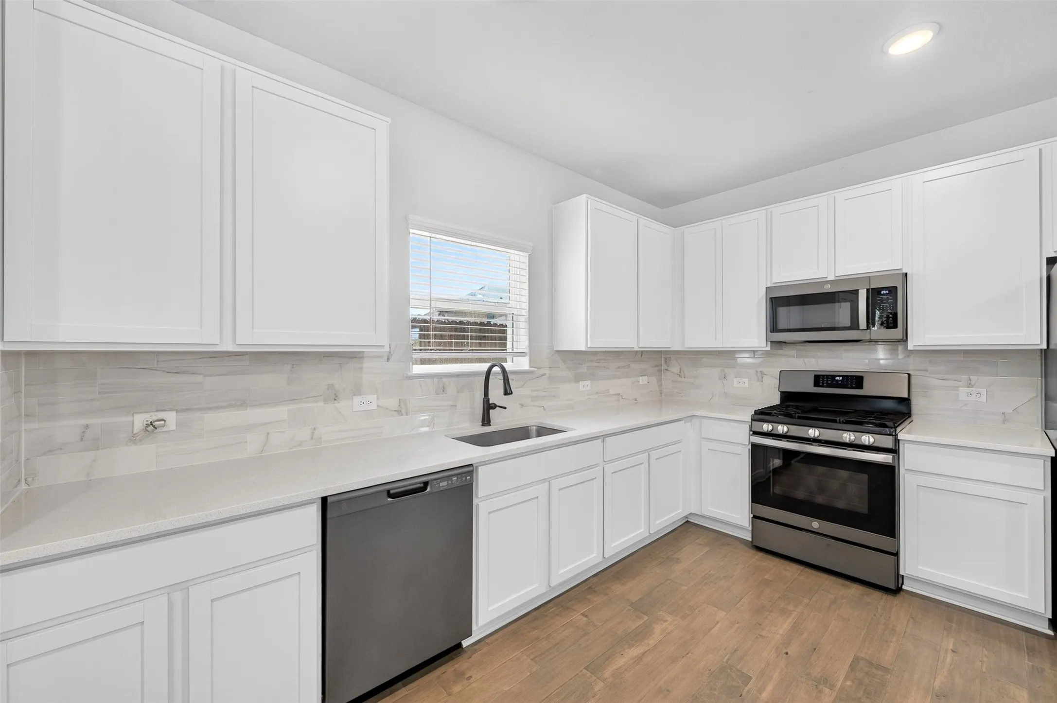 Single Family Residence For Sale in Kaufman County , 2123 Milligan Street, Forney, Texas 75126, 4 Bedroom, 4 Bathroom, 2 Garage spaces, 2,820 Sqft, built in 2024, mls#21346865, Real Estate Agent in Forney, Homes For Sale in Kaufman county, Homes For Sale in Forney, Realtor in Forney Texas, Real Estate Brokerage Independent Realty Texas, Luminita Cordes Realtor
