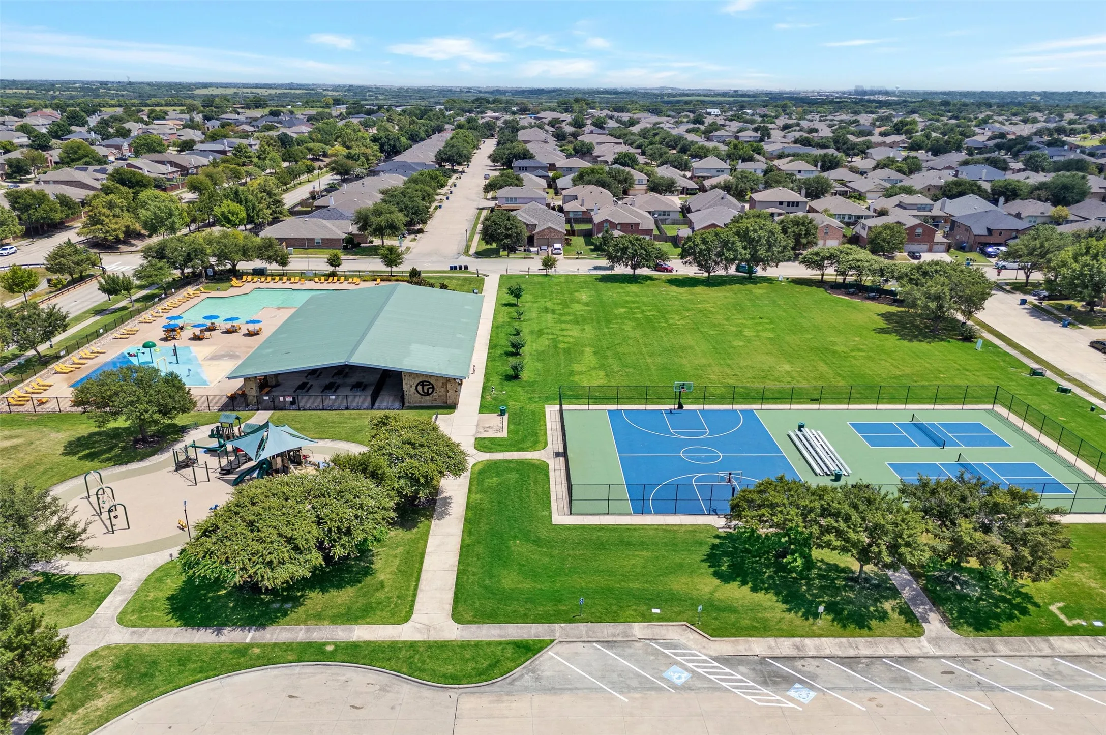 Single Family Residence For Sale in Kaufman County , 2123 Milligan Street, Forney, Texas 75126, 4 Bedroom, 4 Bathroom, 2 Garage spaces, 2,820 Sqft, built in 2024, mls#21346865, Real Estate Agent in Forney, Homes For Sale in Kaufman county, Homes For Sale in Forney, Realtor in Forney Texas, Real Estate Brokerage Independent Realty Texas, Luminita Cordes Realtor