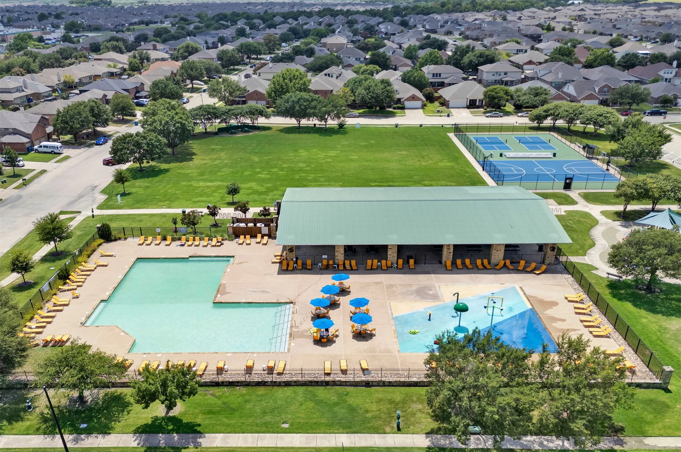 Single Family Residence For Sale in Kaufman County , 2123 Milligan Street, Forney, Texas 75126, 4 Bedroom, 4 Bathroom, 2 Garage spaces, 2,820 Sqft, built in 2024, mls#21346865, Real Estate Agent in Forney, Homes For Sale in Kaufman county, Homes For Sale in Forney, Realtor in Forney Texas, Real Estate Brokerage Independent Realty Texas, Luminita Cordes Realtor