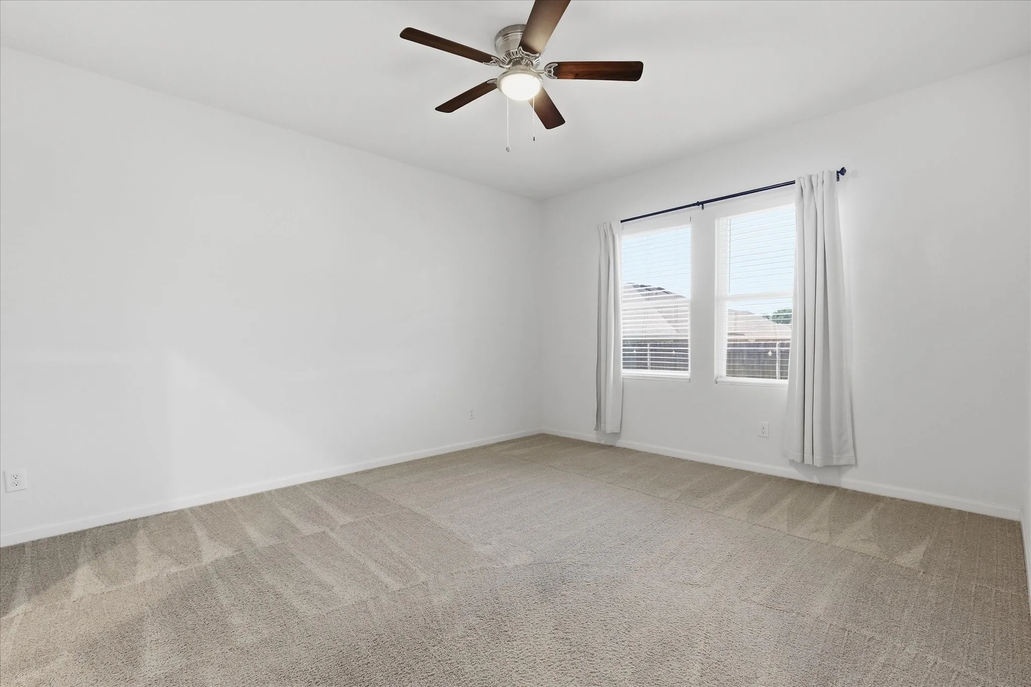 Single Family Residence For Sale in Tarrant County , 5345 Hull Court, Fort Worth, Texas 76179, 4 Bedroom, 2 Bathroom, 2 Garage spaces, 1,882 Sqft, built in 2020, mls#21344323, Real Estate Agent in Fort Worth, Homes For Sale in Tarrant county, Homes For Sale in Fort Worth, Realtor in Fort Worth Texas, Real Estate Brokerage Independent Realty Texas, Luminita Cordes Realtor