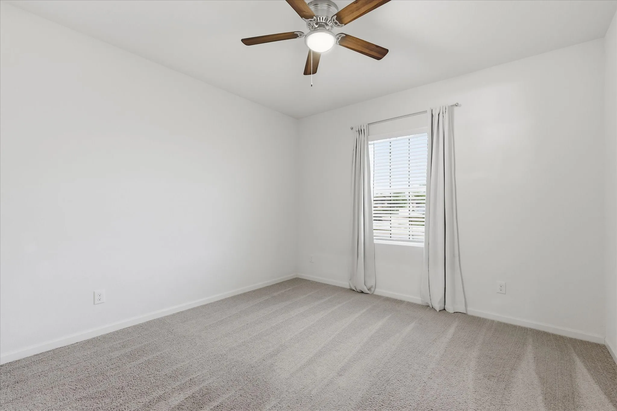 Single Family Residence For Sale in Tarrant County , 5345 Hull Court, Fort Worth, Texas 76179, 4 Bedroom, 2 Bathroom, 2 Garage spaces, 1,882 Sqft, built in 2020, mls#21344323, Real Estate Agent in Fort Worth, Homes For Sale in Tarrant county, Homes For Sale in Fort Worth, Realtor in Fort Worth Texas, Real Estate Brokerage Independent Realty Texas, Luminita Cordes Realtor