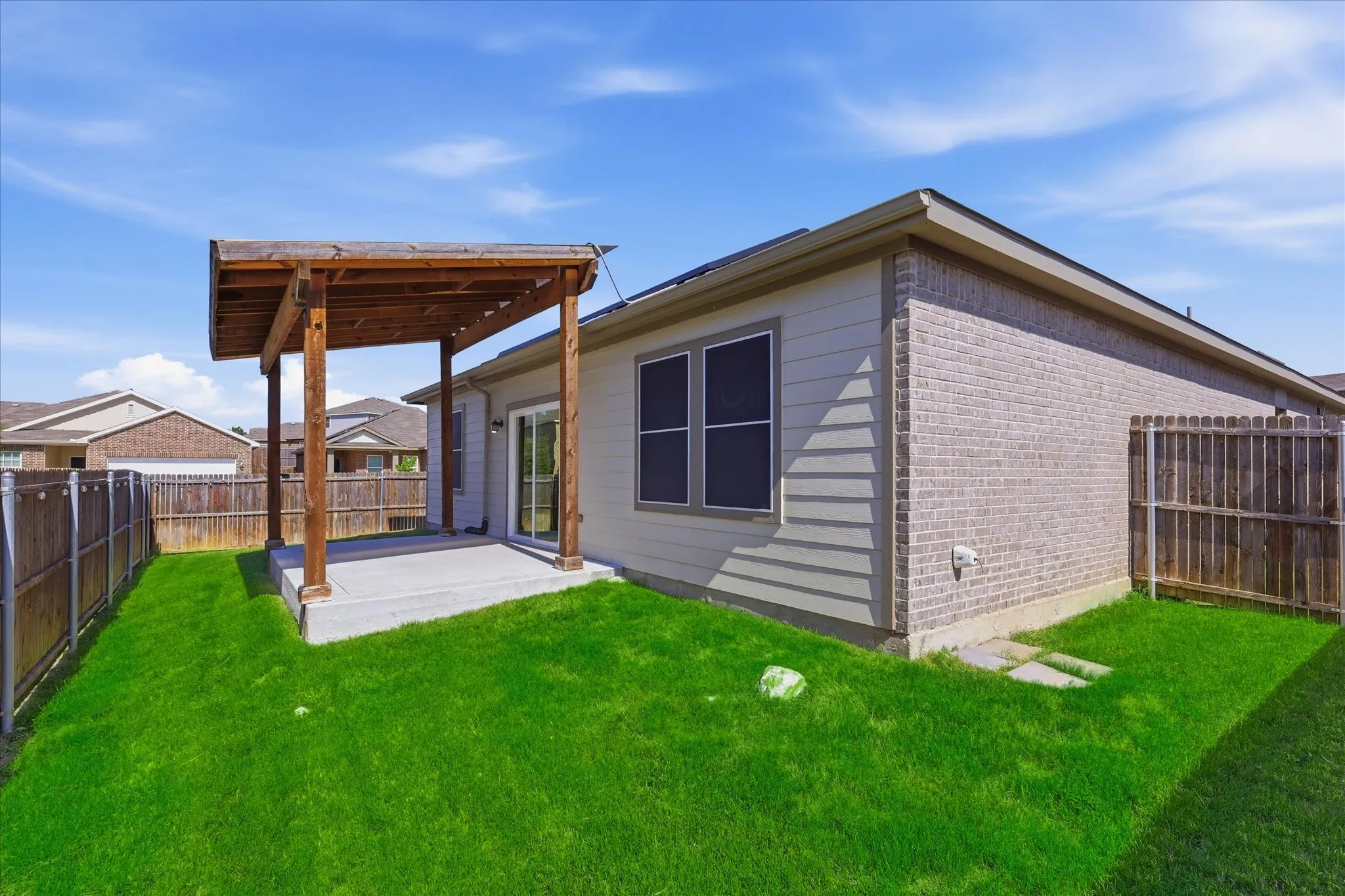 Single Family Residence For Sale in Tarrant County , 5345 Hull Court, Fort Worth, Texas 76179, 4 Bedroom, 2 Bathroom, 2 Garage spaces, 1,882 Sqft, built in 2020, mls#21344323, Real Estate Agent in Fort Worth, Homes For Sale in Tarrant county, Homes For Sale in Fort Worth, Realtor in Fort Worth Texas, Real Estate Brokerage Independent Realty Texas, Luminita Cordes Realtor