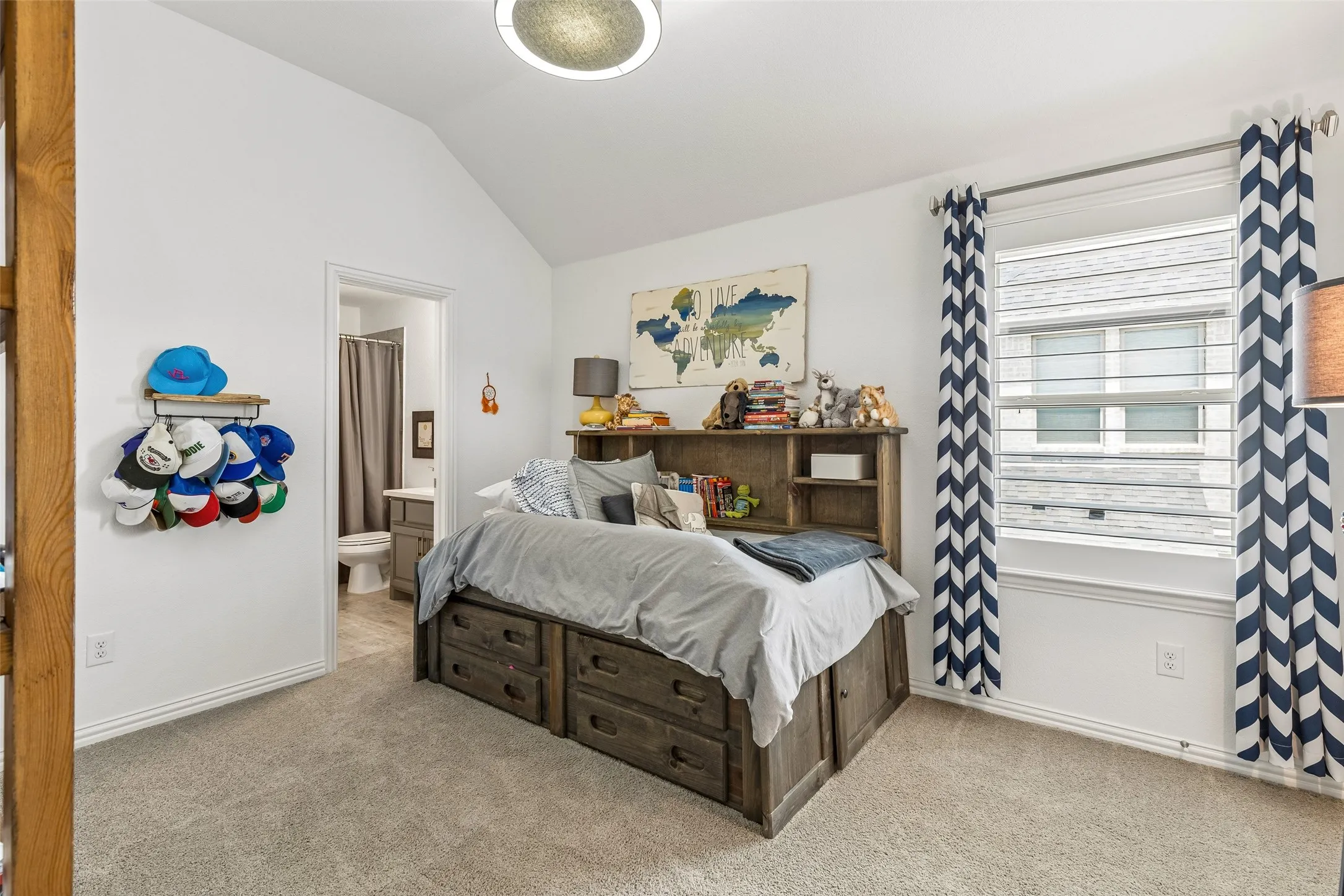 Single Family Residence For Sale in Denton County , 6166 Loxton Boulevard, Frisco, Texas 75034, 5 Bedroom, 7 Bathroom, 3 Garage spaces, 4,440 Sqft, built in 2017, mls#21345543, Real Estate Agent in Frisco, Homes For Sale in Denton county, Homes For Sale in Frisco, Realtor in Frisco Texas, Real Estate Brokerage Independent Realty Texas, Luminita Cordes Realtor