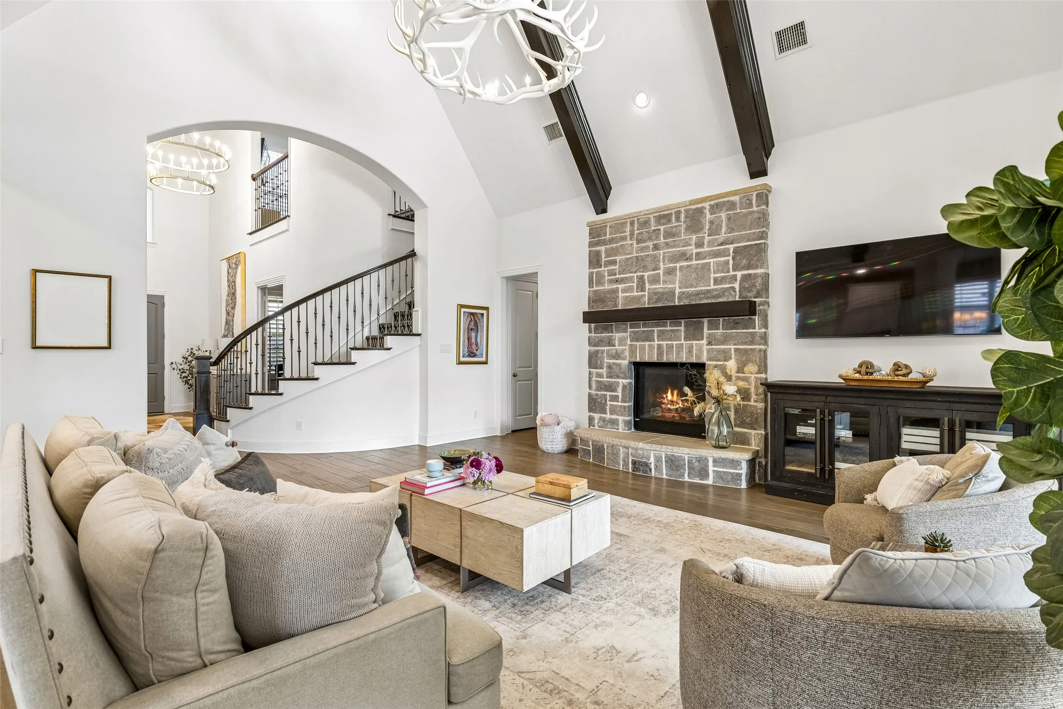 Single Family Residence For Sale in Denton County , 6166 Loxton Boulevard, Frisco, Texas 75034, 5 Bedroom, 7 Bathroom, 3 Garage spaces, 4,440 Sqft, built in 2017, mls#21345543, Real Estate Agent in Frisco, Homes For Sale in Denton county, Homes For Sale in Frisco, Realtor in Frisco Texas, Real Estate Brokerage Independent Realty Texas, Luminita Cordes Realtor