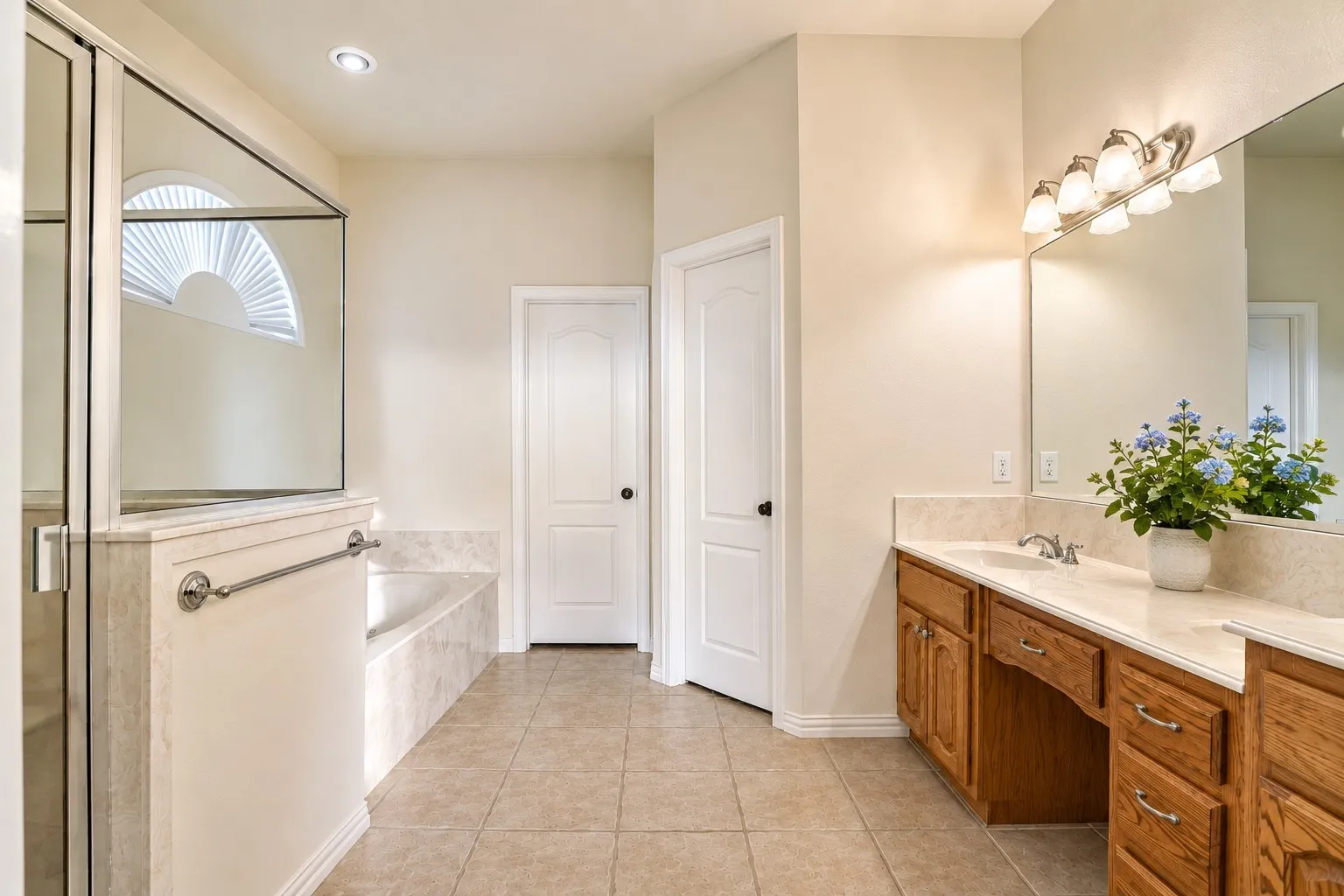 Single Family Residence For Sale in Rockwall County , 760 Hidden Pass, Royse City, Texas 75189, 4 Bedroom, 3 Bathroom, 3 Garage spaces, 2,534 Sqft, built in 2003, mls#21347445, Real Estate Agent in Royse City, Homes For Sale in Rockwall county, Homes For Sale in Royse City, Realtor in Royse City Texas, Real Estate Brokerage Independent Realty Texas, Luminita Cordes Realtor