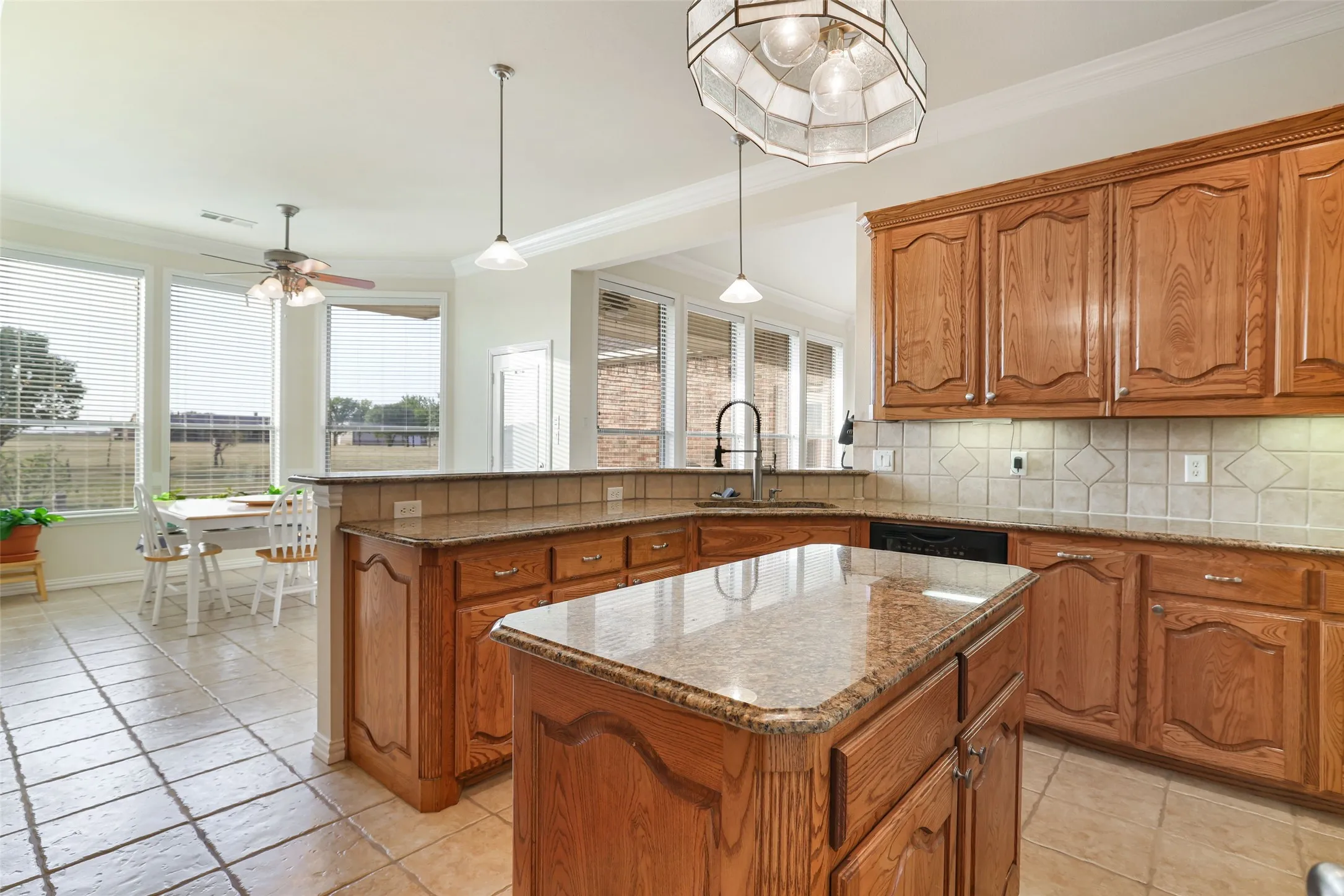 Single Family Residence For Sale in Rockwall County , 760 Hidden Pass, Royse City, Texas 75189, 4 Bedroom, 3 Bathroom, 3 Garage spaces, 2,534 Sqft, built in 2003, mls#21347445, Real Estate Agent in Royse City, Homes For Sale in Rockwall county, Homes For Sale in Royse City, Realtor in Royse City Texas, Real Estate Brokerage Independent Realty Texas, Luminita Cordes Realtor