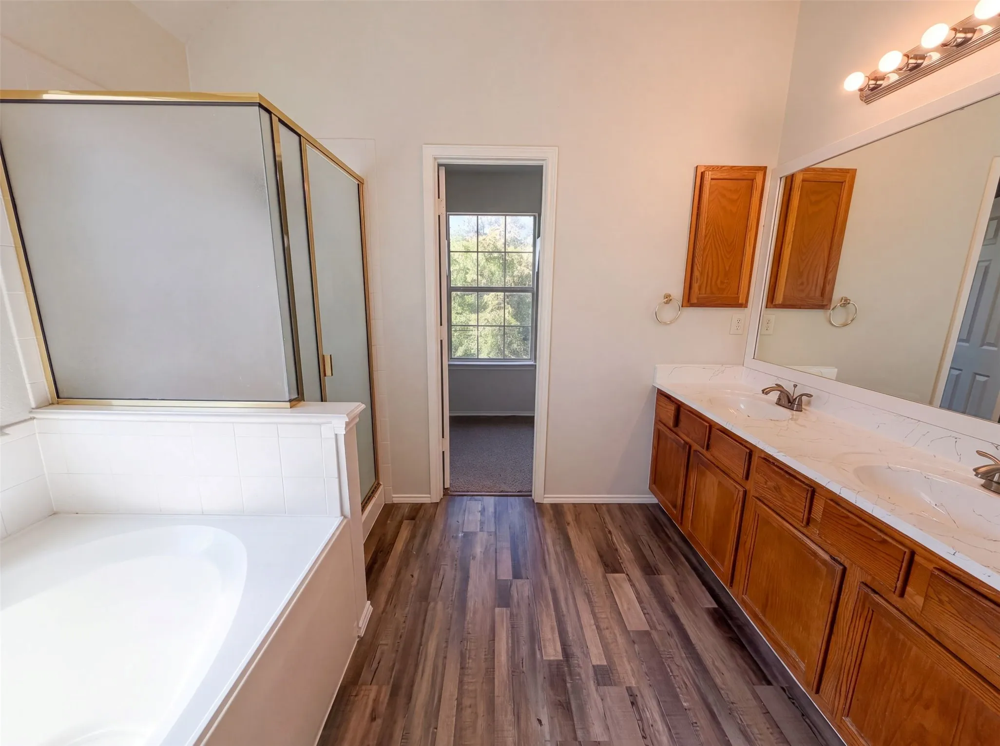 Single Family Residence For Sale in Dallas County , 448 N Waterford Oaks Drive, Cedar Hill, Texas 75104, 4 Bedroom, 3 Bathroom, 2 Garage spaces, 2,638 Sqft, built in 2002, mls#21347446, Real Estate Agent in Cedar Hill, Homes For Sale in Dallas county, Homes For Sale in Cedar Hill, Realtor in Cedar Hill Texas, Real Estate Brokerage Independent Realty Texas, Luminita Cordes Realtor