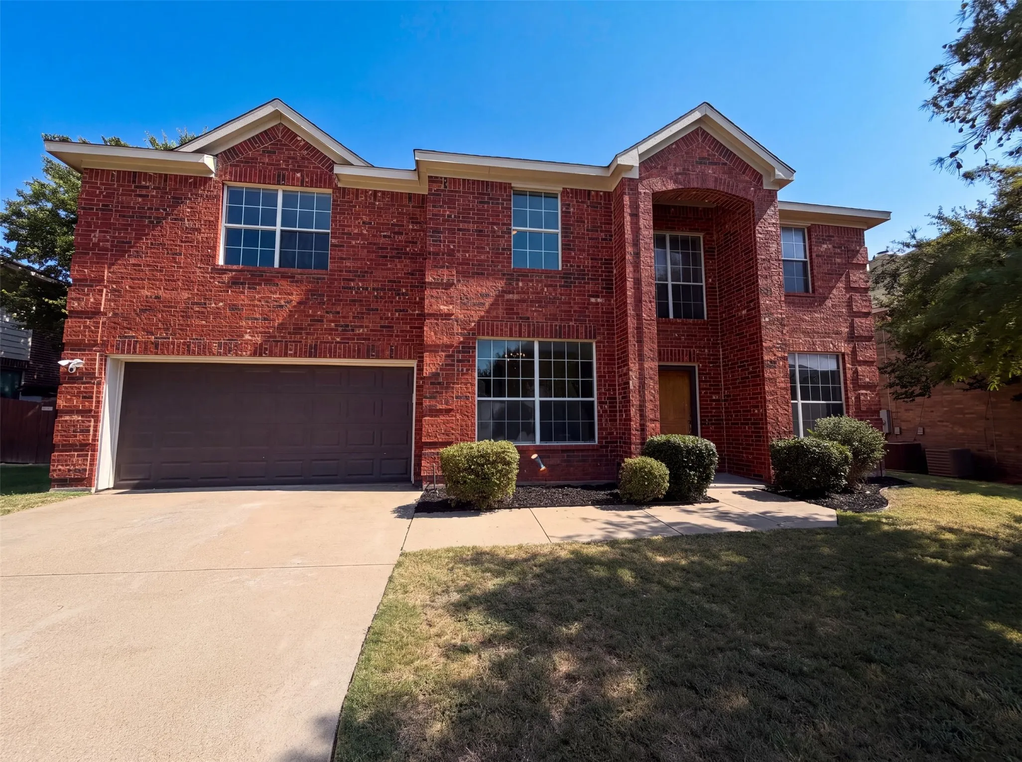 Single Family Residence For Sale in Dallas County , 448 N Waterford Oaks Drive, Cedar Hill, Texas 75104, 4 Bedroom, 3 Bathroom, 2 Garage spaces, 2,638 Sqft, built in 2002, mls#21347446, Real Estate Agent in Cedar Hill, Homes For Sale in Dallas county, Homes For Sale in Cedar Hill, Realtor in Cedar Hill Texas, Real Estate Brokerage Independent Realty Texas, Luminita Cordes Realtor