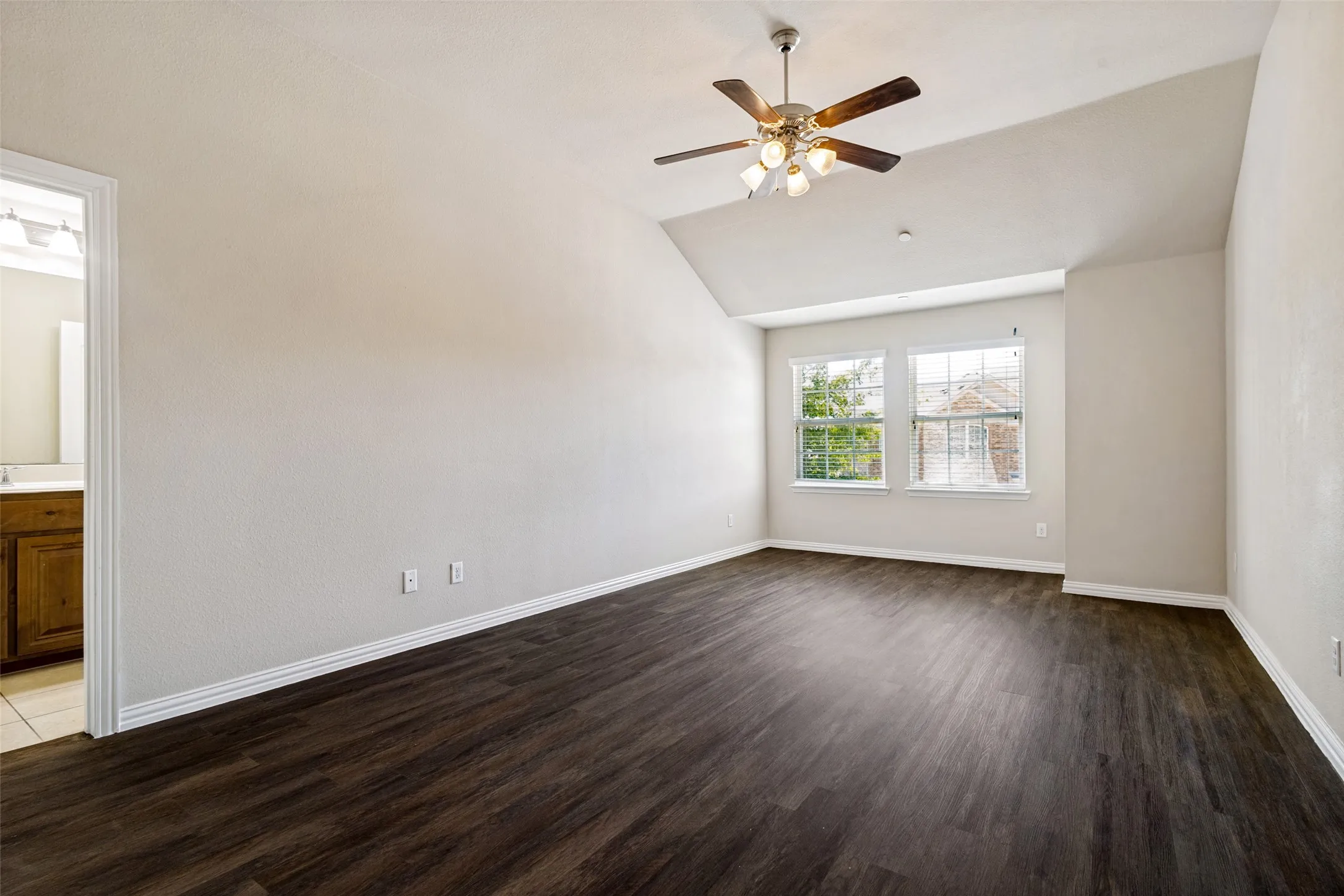 Townhouse For Rent in Denton County , 241 Barrington Lane, Lewisville, Texas 75067, 3 Bedroom, 3 Bathroom, 2 Garage spaces, 1,665 Sqft, built in 2014, mls#21347451, Real Estate Agent in Lewisville, Homes For Rent in Denton county, Homes For Rent in Lewisville, Realtor in Lewisville Texas, Real Estate Brokerage Independent Realty Texas, Luminita Cordes Realtor
