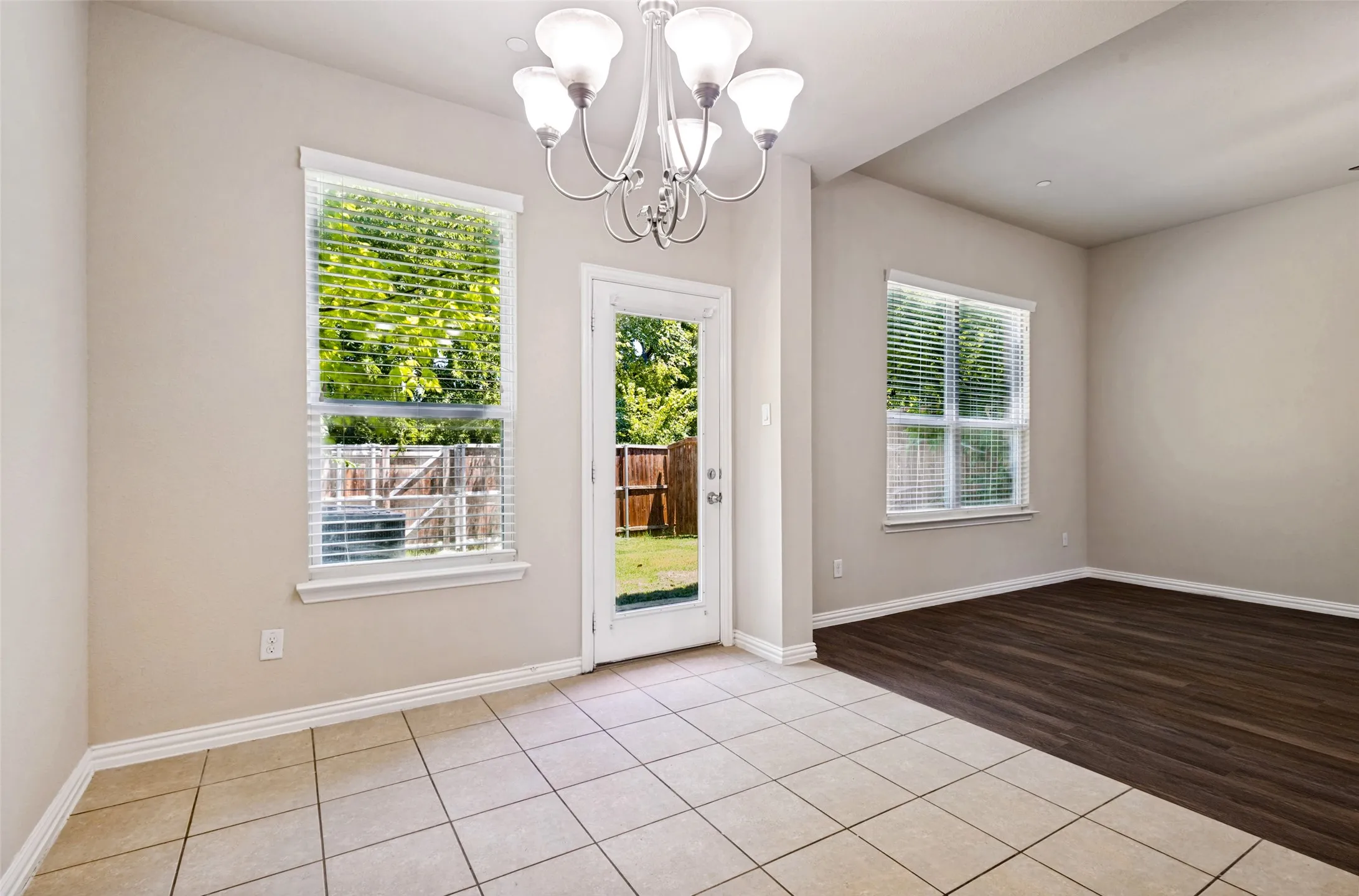 Townhouse For Rent in Denton County , 241 Barrington Lane, Lewisville, Texas 75067, 3 Bedroom, 3 Bathroom, 2 Garage spaces, 1,665 Sqft, built in 2014, mls#21347451, Real Estate Agent in Lewisville, Homes For Rent in Denton county, Homes For Rent in Lewisville, Realtor in Lewisville Texas, Real Estate Brokerage Independent Realty Texas, Luminita Cordes Realtor