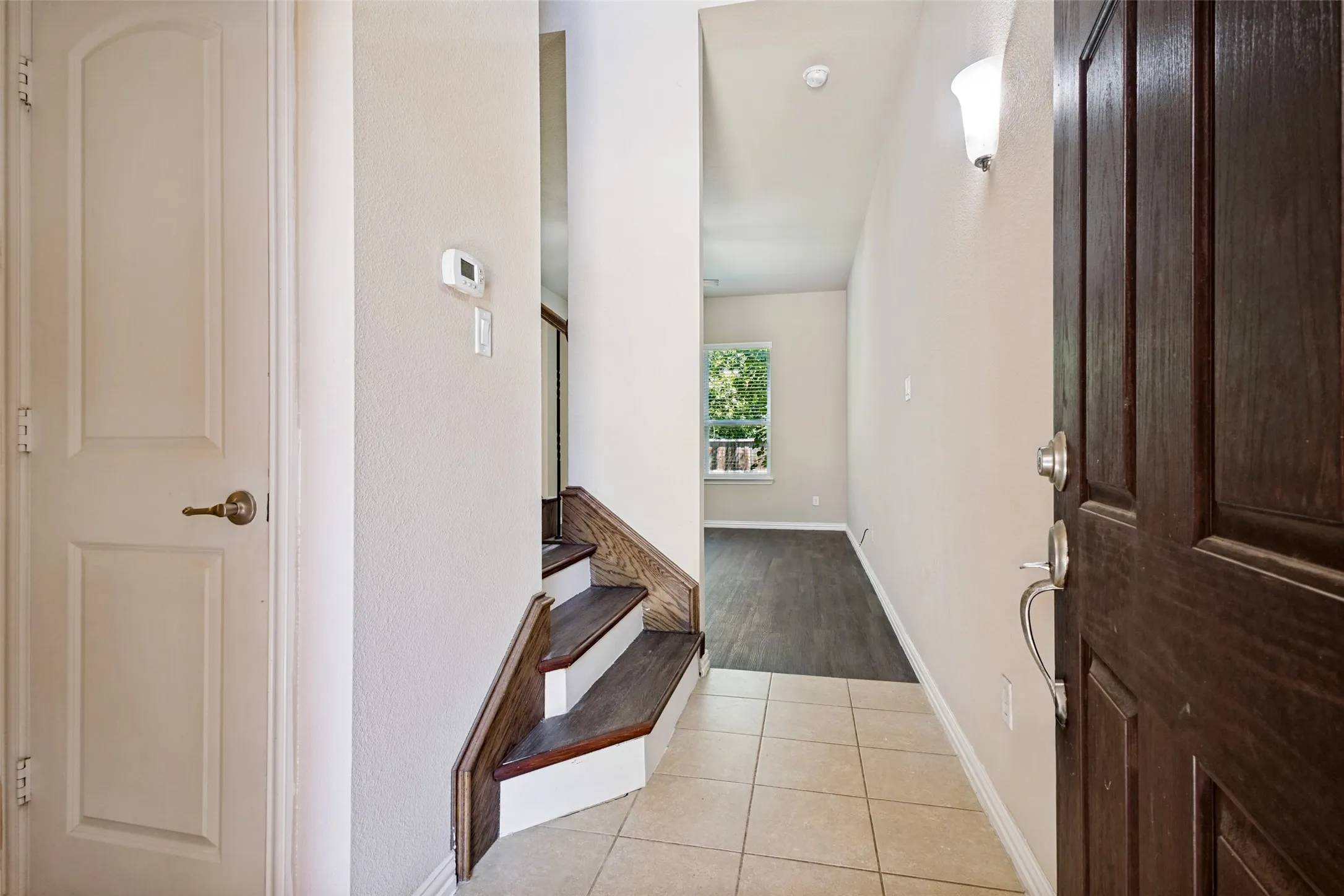 Townhouse For Rent in Denton County , 241 Barrington Lane, Lewisville, Texas 75067, 3 Bedroom, 3 Bathroom, 2 Garage spaces, 1,665 Sqft, built in 2014, mls#21347451, Real Estate Agent in Lewisville, Homes For Rent in Denton county, Homes For Rent in Lewisville, Realtor in Lewisville Texas, Real Estate Brokerage Independent Realty Texas, Luminita Cordes Realtor