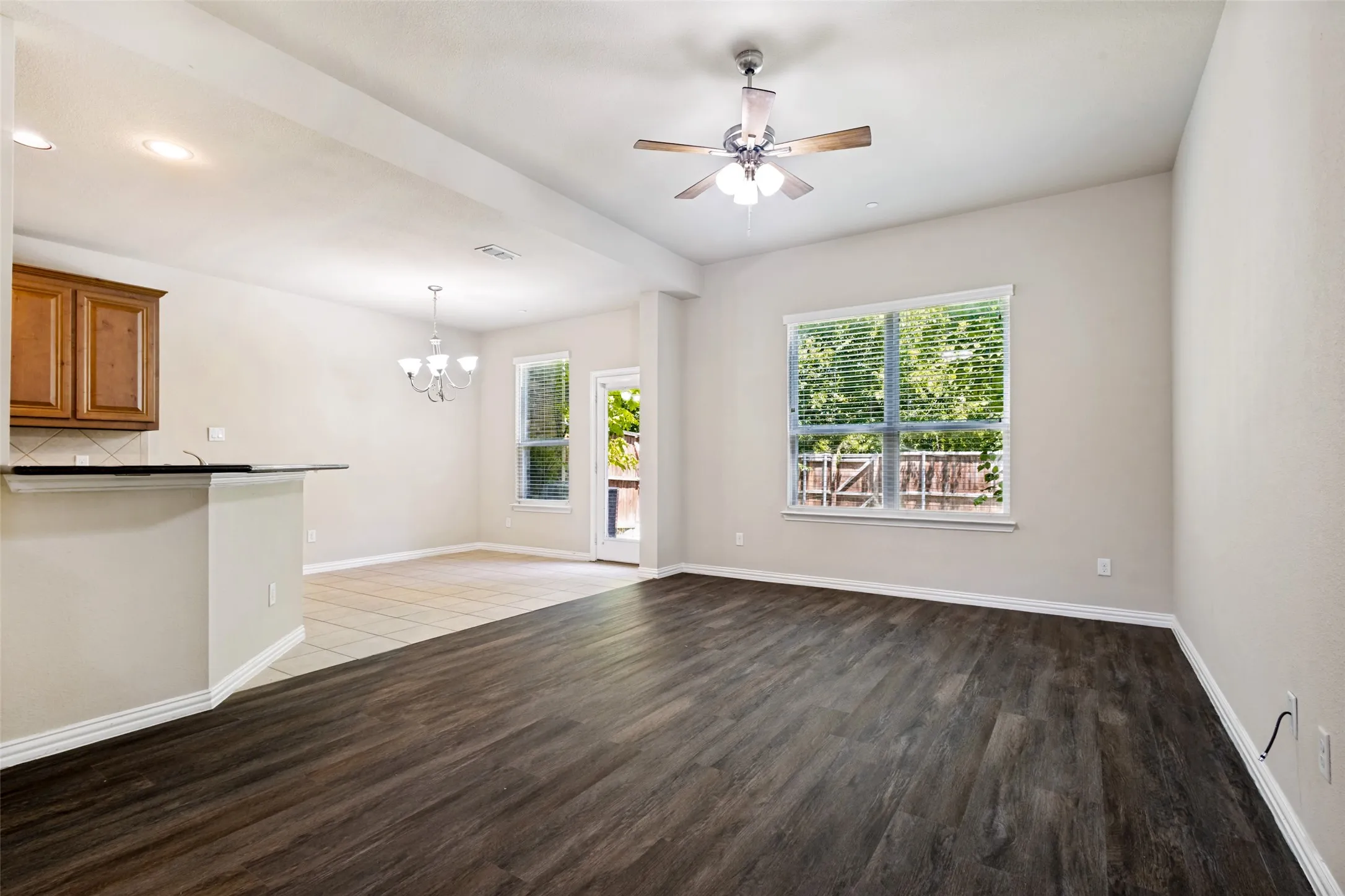 Townhouse For Rent in Denton County , 241 Barrington Lane, Lewisville, Texas 75067, 3 Bedroom, 3 Bathroom, 2 Garage spaces, 1,665 Sqft, built in 2014, mls#21347451, Real Estate Agent in Lewisville, Homes For Rent in Denton county, Homes For Rent in Lewisville, Realtor in Lewisville Texas, Real Estate Brokerage Independent Realty Texas, Luminita Cordes Realtor