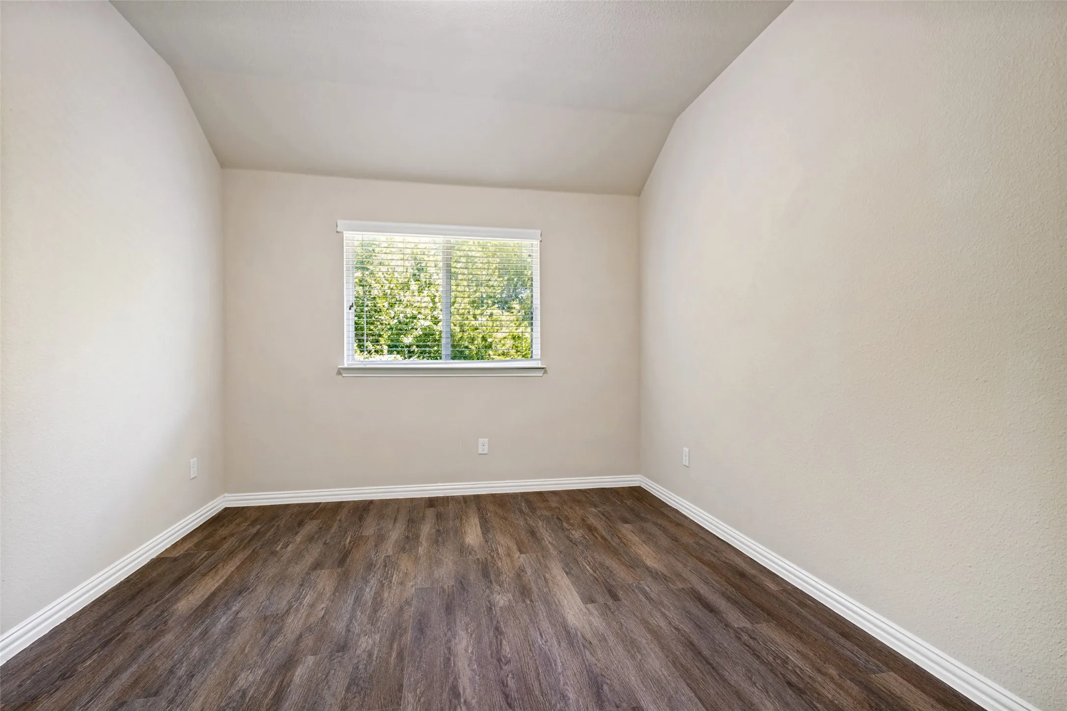 Townhouse For Rent in Denton County , 241 Barrington Lane, Lewisville, Texas 75067, 3 Bedroom, 3 Bathroom, 2 Garage spaces, 1,665 Sqft, built in 2014, mls#21347451, Real Estate Agent in Lewisville, Homes For Rent in Denton county, Homes For Rent in Lewisville, Realtor in Lewisville Texas, Real Estate Brokerage Independent Realty Texas, Luminita Cordes Realtor