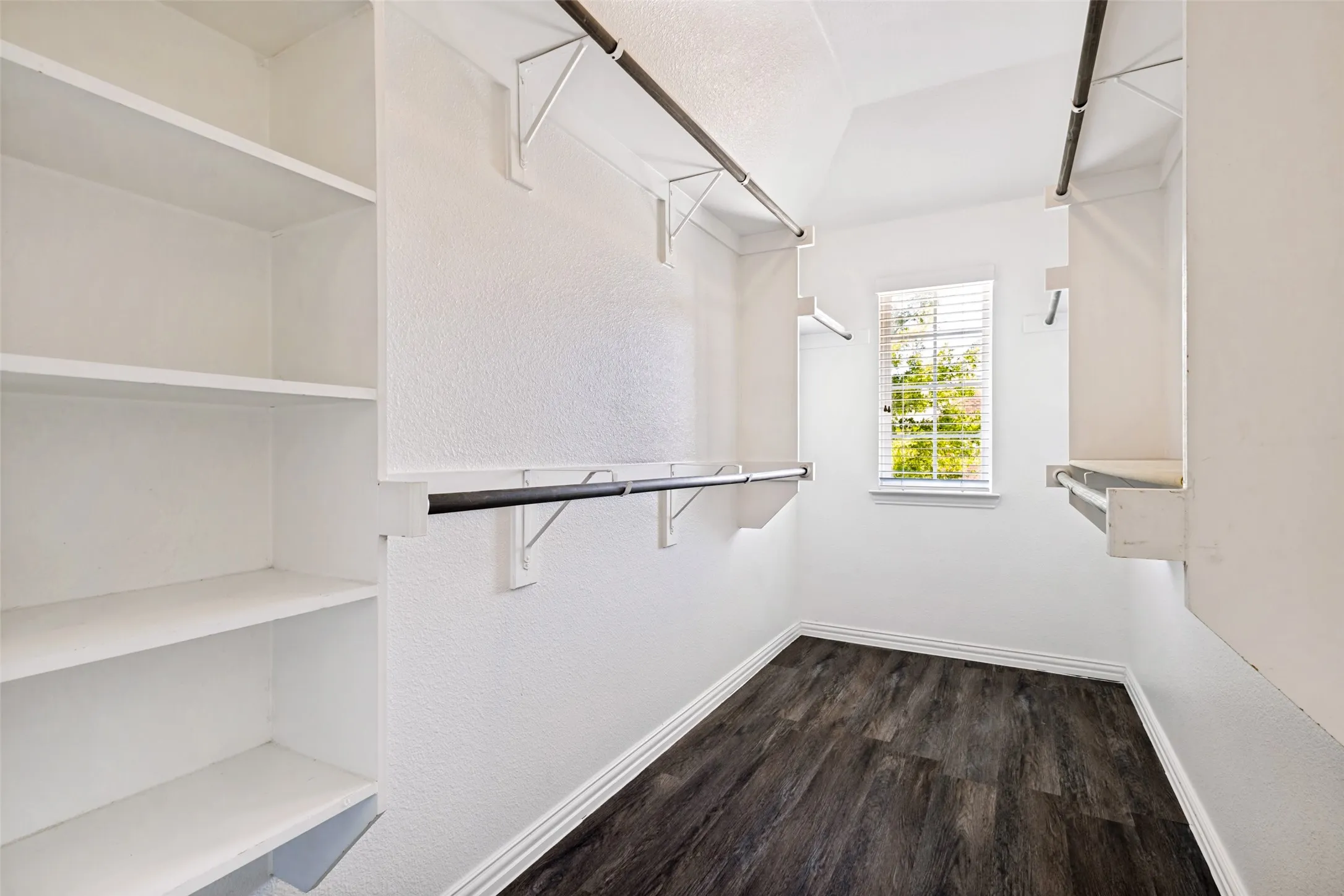Townhouse For Rent in Denton County , 241 Barrington Lane, Lewisville, Texas 75067, 3 Bedroom, 3 Bathroom, 2 Garage spaces, 1,665 Sqft, built in 2014, mls#21347451, Real Estate Agent in Lewisville, Homes For Rent in Denton county, Homes For Rent in Lewisville, Realtor in Lewisville Texas, Real Estate Brokerage Independent Realty Texas, Luminita Cordes Realtor