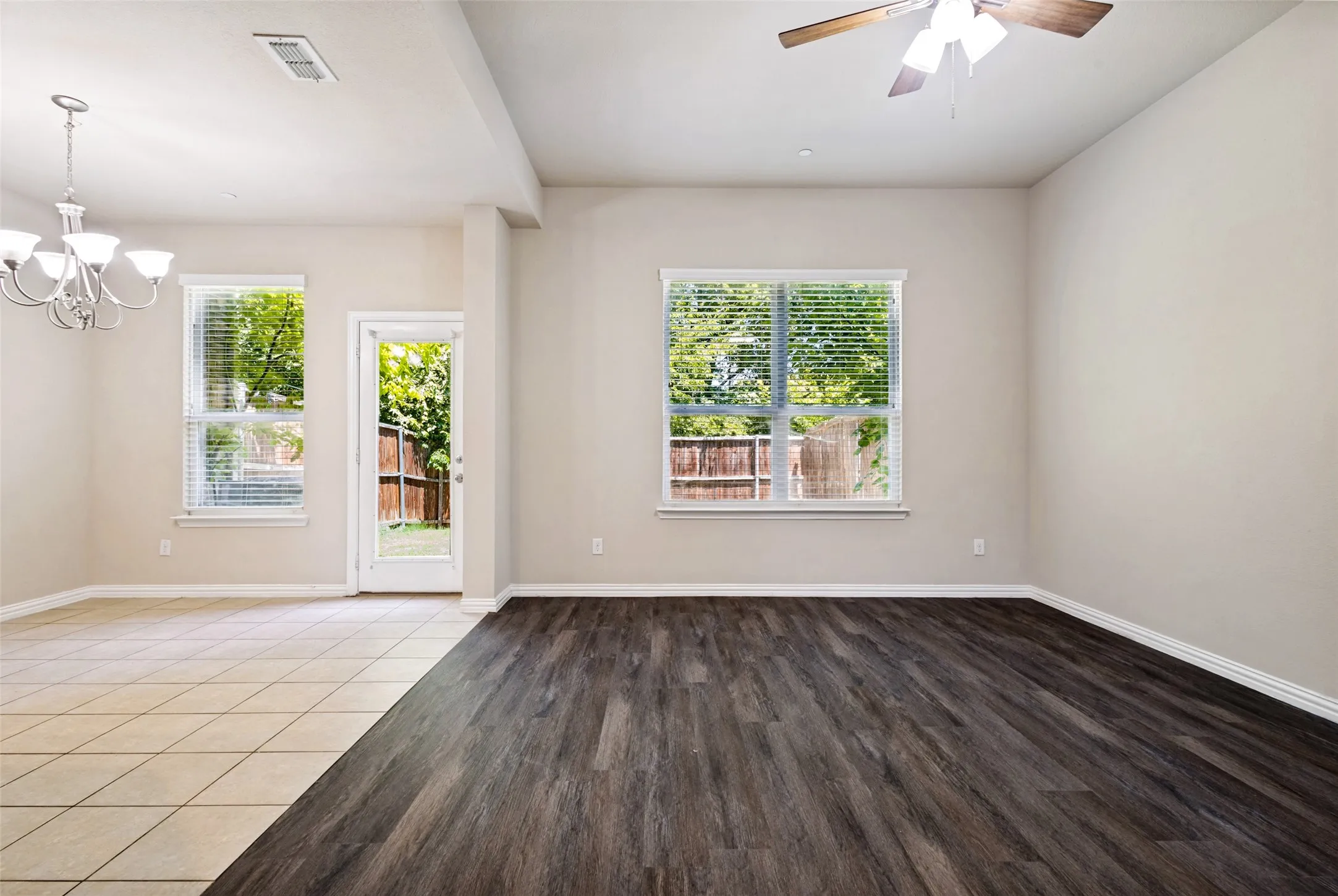 Townhouse For Rent in Denton County , 241 Barrington Lane, Lewisville, Texas 75067, 3 Bedroom, 3 Bathroom, 2 Garage spaces, 1,665 Sqft, built in 2014, mls#21347451, Real Estate Agent in Lewisville, Homes For Rent in Denton county, Homes For Rent in Lewisville, Realtor in Lewisville Texas, Real Estate Brokerage Independent Realty Texas, Luminita Cordes Realtor