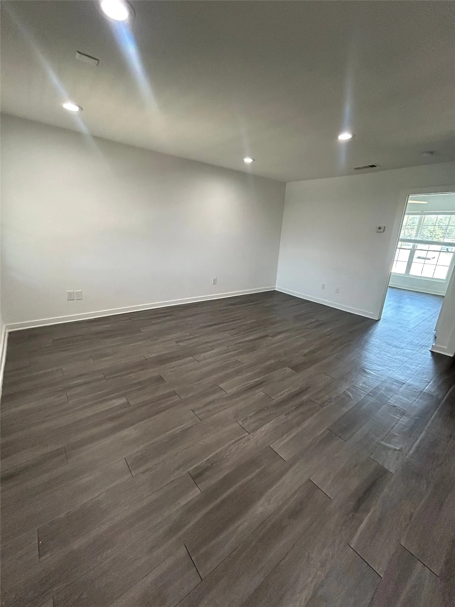 Apartment For Rent in Dallas County , 321 E 8th Street 216, Dallas, Texas 75203, 1 Bedroom, 1 Bathroom, Garage spaces, 544 Sqft, built in 1962, mls#21347443, Real Estate Agent in Dallas, Homes For Rent in Dallas county, Homes For Rent in Dallas, Realtor in Dallas Texas, Real Estate Brokerage Independent Realty Texas, Luminita Cordes Realtor