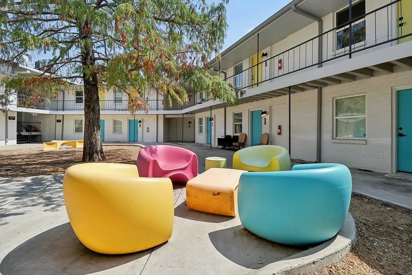 Apartment For Rent in Dallas County , 321 E 8th Street 216, Dallas, Texas 75203, 1 Bedroom, 1 Bathroom, Garage spaces, 544 Sqft, built in 1962, mls#21347443, Real Estate Agent in Dallas, Homes For Rent in Dallas county, Homes For Rent in Dallas, Realtor in Dallas Texas, Real Estate Brokerage Independent Realty Texas, Luminita Cordes Realtor