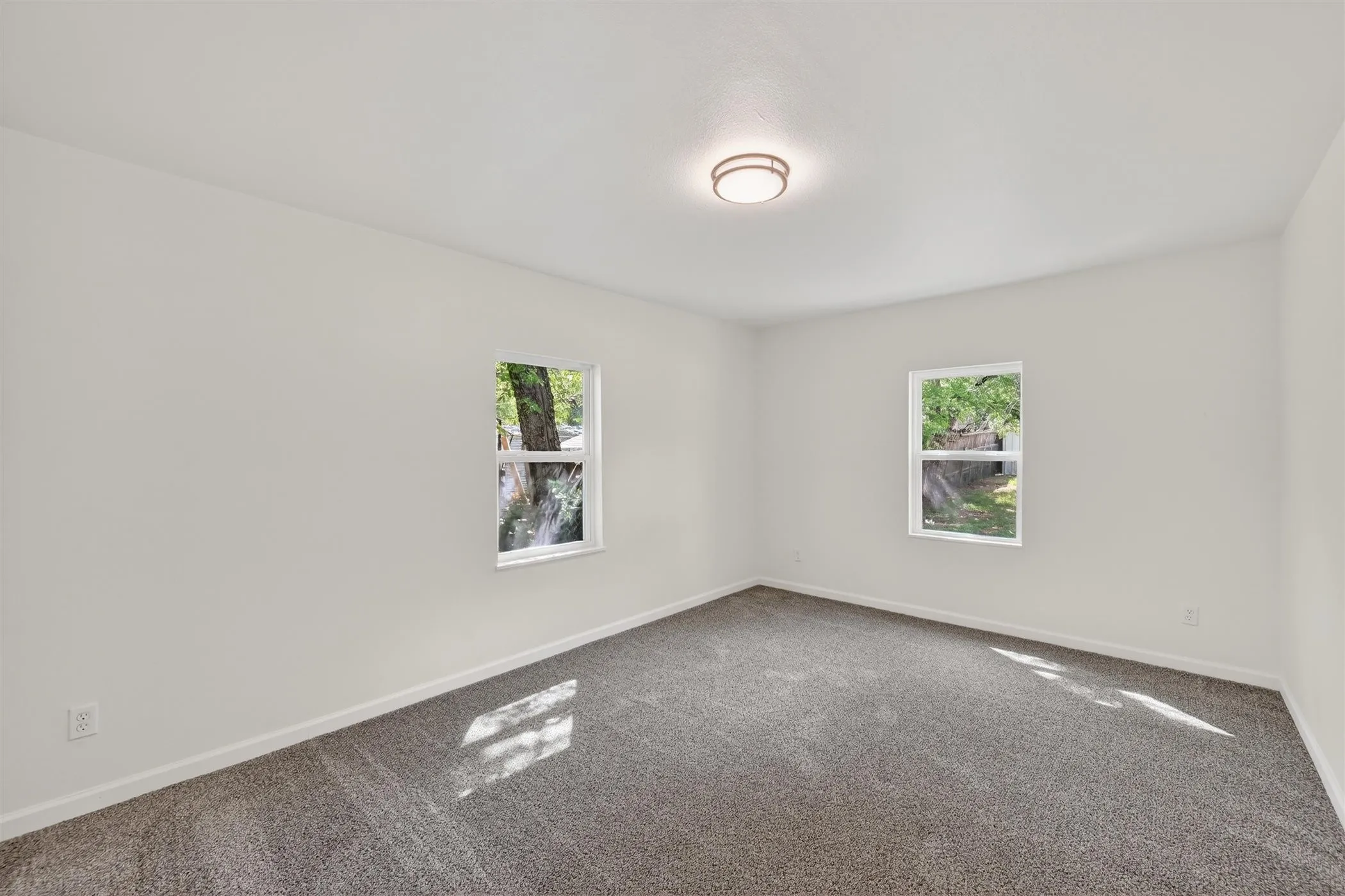 Single Family Residence For Sale in Tarrant County , 3500 Baylor Street, Fort Worth, Texas 76119, 3 Bedroom, 1 Bathroom, Garage spaces, 1,176 Sqft, built in 1950, mls#21346974, Real Estate Agent in Fort Worth, Homes For Sale in Tarrant county, Homes For Sale in Fort Worth, Realtor in Fort Worth Texas, Real Estate Brokerage Independent Realty Texas, Luminita Cordes Realtor