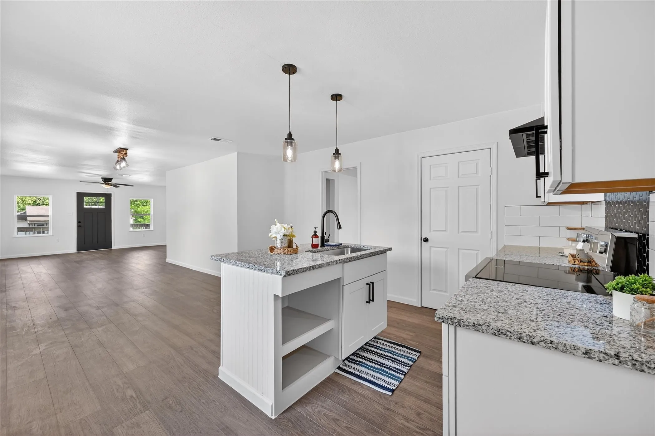 Single Family Residence For Sale in Tarrant County , 3500 Baylor Street, Fort Worth, Texas 76119, 3 Bedroom, 1 Bathroom, Garage spaces, 1,176 Sqft, built in 1950, mls#21346974, Real Estate Agent in Fort Worth, Homes For Sale in Tarrant county, Homes For Sale in Fort Worth, Realtor in Fort Worth Texas, Real Estate Brokerage Independent Realty Texas, Luminita Cordes Realtor