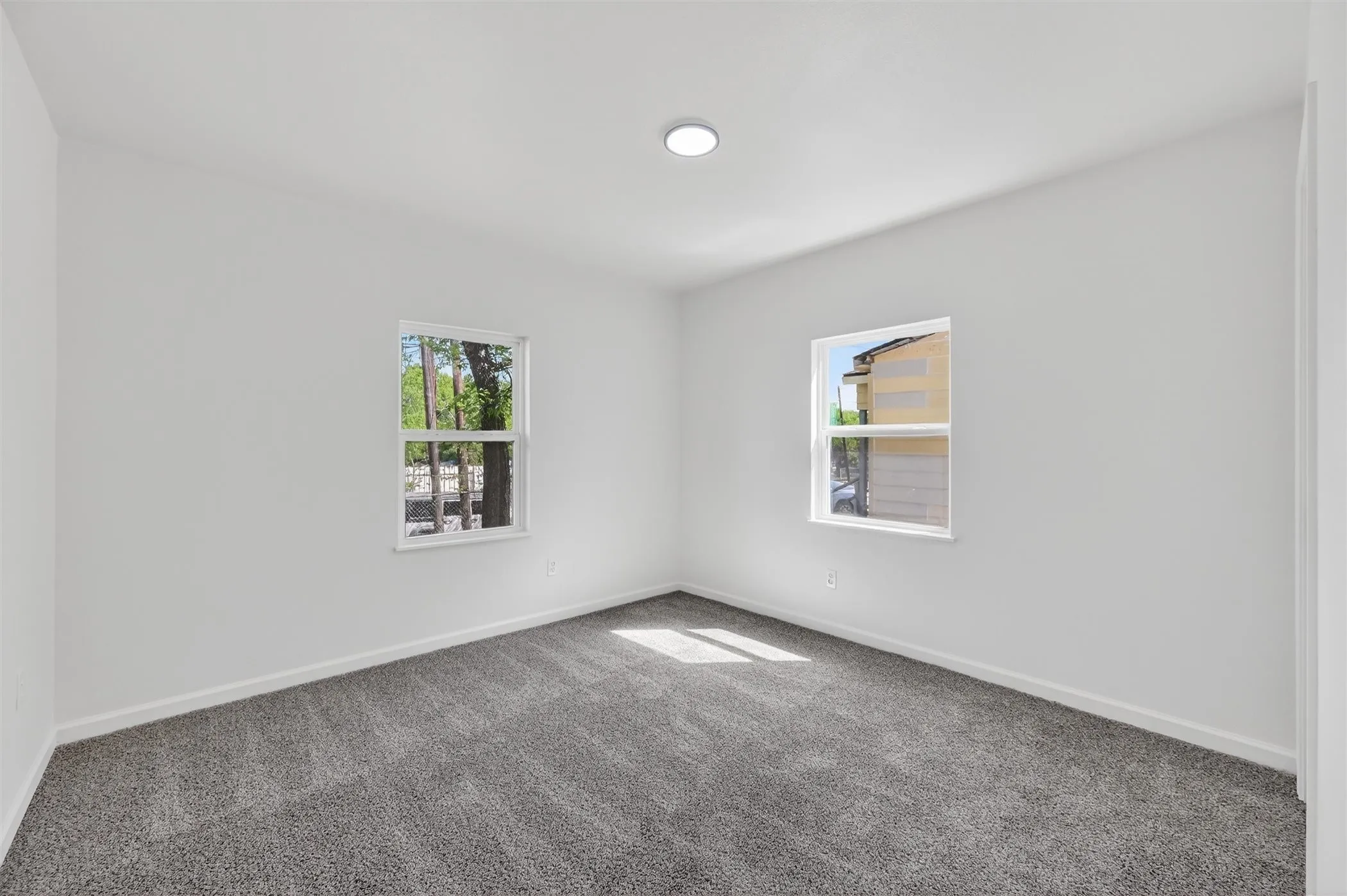 Single Family Residence For Sale in Tarrant County , 3500 Baylor Street, Fort Worth, Texas 76119, 3 Bedroom, 1 Bathroom, Garage spaces, 1,176 Sqft, built in 1950, mls#21346974, Real Estate Agent in Fort Worth, Homes For Sale in Tarrant county, Homes For Sale in Fort Worth, Realtor in Fort Worth Texas, Real Estate Brokerage Independent Realty Texas, Luminita Cordes Realtor