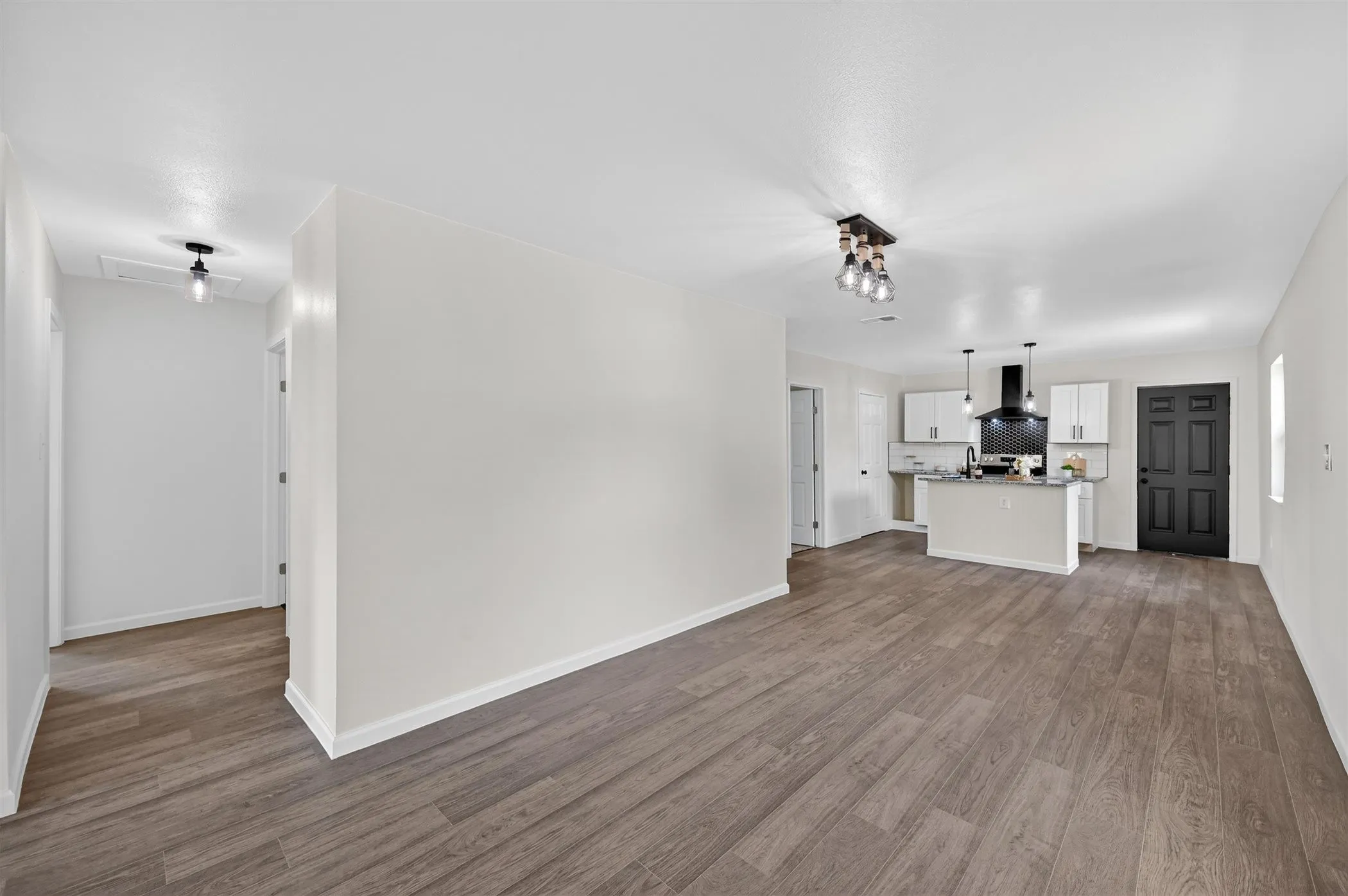 Single Family Residence For Sale in Tarrant County , 3500 Baylor Street, Fort Worth, Texas 76119, 3 Bedroom, 1 Bathroom, Garage spaces, 1,176 Sqft, built in 1950, mls#21346974, Real Estate Agent in Fort Worth, Homes For Sale in Tarrant county, Homes For Sale in Fort Worth, Realtor in Fort Worth Texas, Real Estate Brokerage Independent Realty Texas, Luminita Cordes Realtor