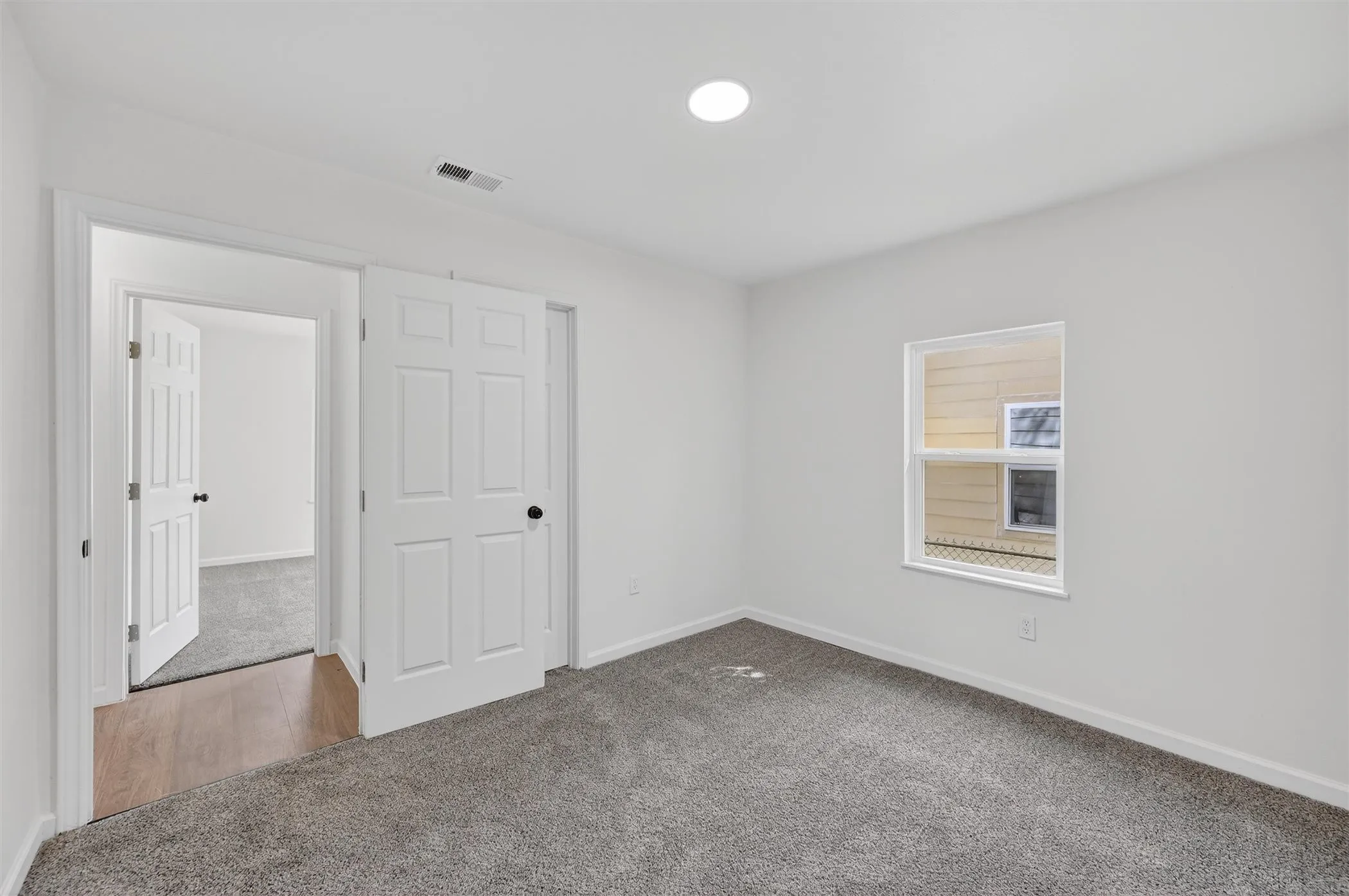 Single Family Residence For Sale in Tarrant County , 3500 Baylor Street, Fort Worth, Texas 76119, 3 Bedroom, 1 Bathroom, Garage spaces, 1,176 Sqft, built in 1950, mls#21346974, Real Estate Agent in Fort Worth, Homes For Sale in Tarrant county, Homes For Sale in Fort Worth, Realtor in Fort Worth Texas, Real Estate Brokerage Independent Realty Texas, Luminita Cordes Realtor