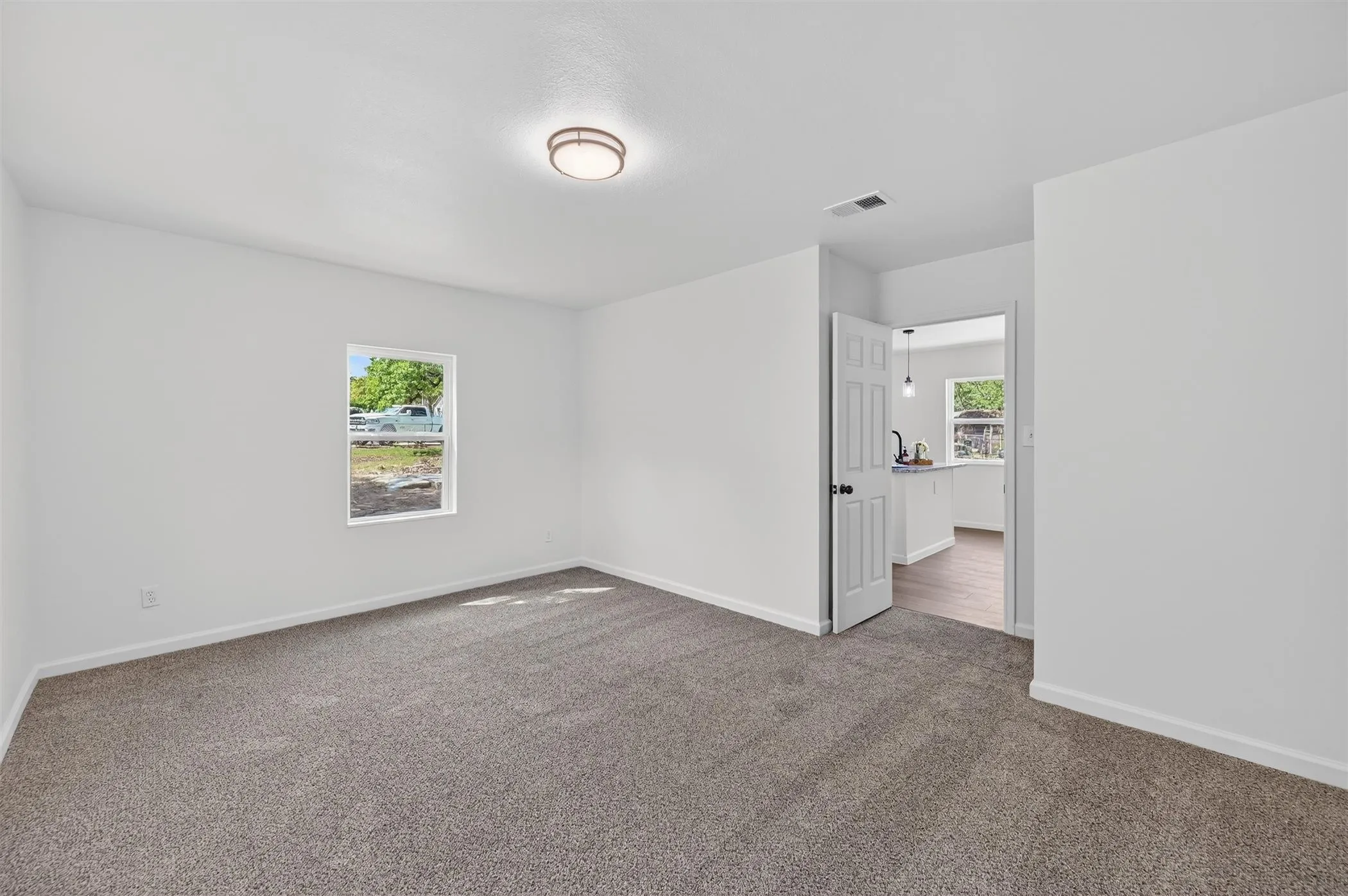 Single Family Residence For Sale in Tarrant County , 3500 Baylor Street, Fort Worth, Texas 76119, 3 Bedroom, 1 Bathroom, Garage spaces, 1,176 Sqft, built in 1950, mls#21346974, Real Estate Agent in Fort Worth, Homes For Sale in Tarrant county, Homes For Sale in Fort Worth, Realtor in Fort Worth Texas, Real Estate Brokerage Independent Realty Texas, Luminita Cordes Realtor
