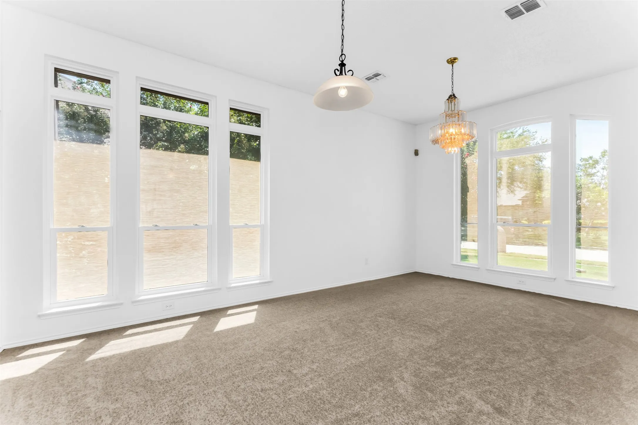 Single Family Residence For Sale in Collin County , 11404 Amber Valley Drive, Frisco, Texas 75035, 3 Bedroom, 2 Bathroom, 2 Garage spaces, 1,860 Sqft, built in 1995, mls#21344056, Real Estate Agent in Frisco, Homes For Sale in Collin county, Homes For Sale in Frisco, Realtor in Frisco Texas, Real Estate Brokerage Independent Realty Texas, Luminita Cordes Realtor