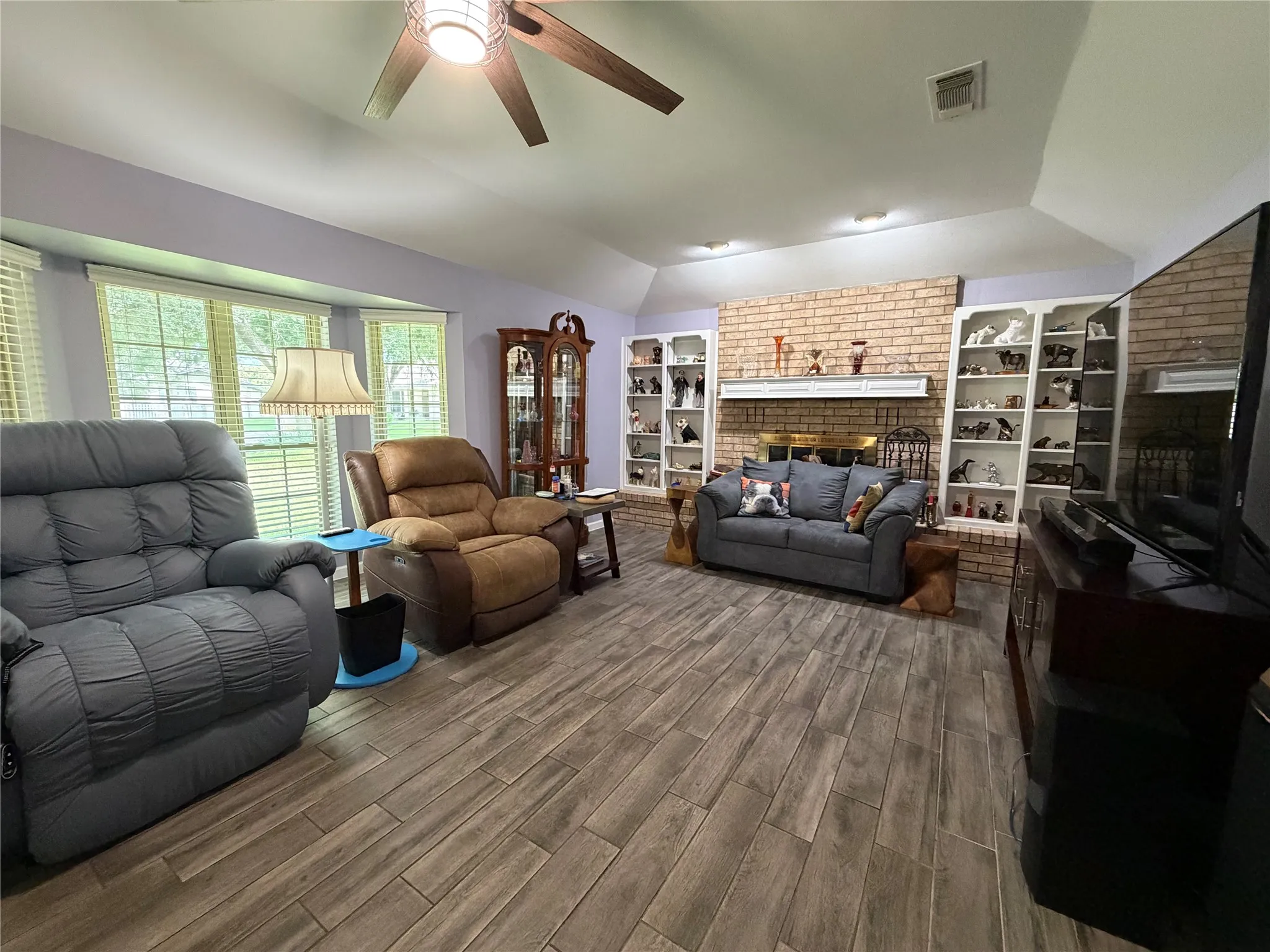Single Family Residence For Sale in Brown County , 3 Brownstone Court, Brownwood, Texas 76801, 4 Bedroom, 3 Bathroom, 2 Garage spaces, 2,465 Sqft, built in 1986, mls#21347468, Real Estate Agent in Brownwood, Homes For Sale in Brown county, Homes For Sale in Brownwood, Realtor in Brownwood Texas, Real Estate Brokerage Independent Realty Texas, Luminita Cordes Realtor