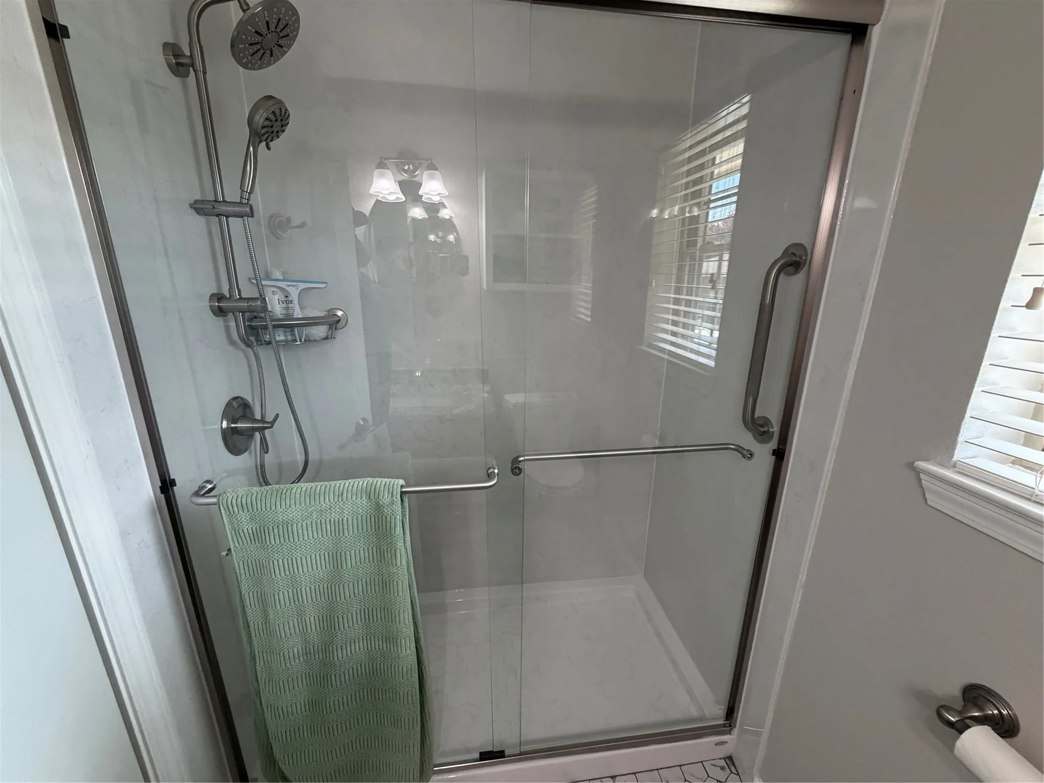 Single Family Residence For Sale in Brown County , 3 Brownstone Court, Brownwood, Texas 76801, 4 Bedroom, 3 Bathroom, 2 Garage spaces, 2,465 Sqft, built in 1986, mls#21347468, Real Estate Agent in Brownwood, Homes For Sale in Brown county, Homes For Sale in Brownwood, Realtor in Brownwood Texas, Real Estate Brokerage Independent Realty Texas, Luminita Cordes Realtor