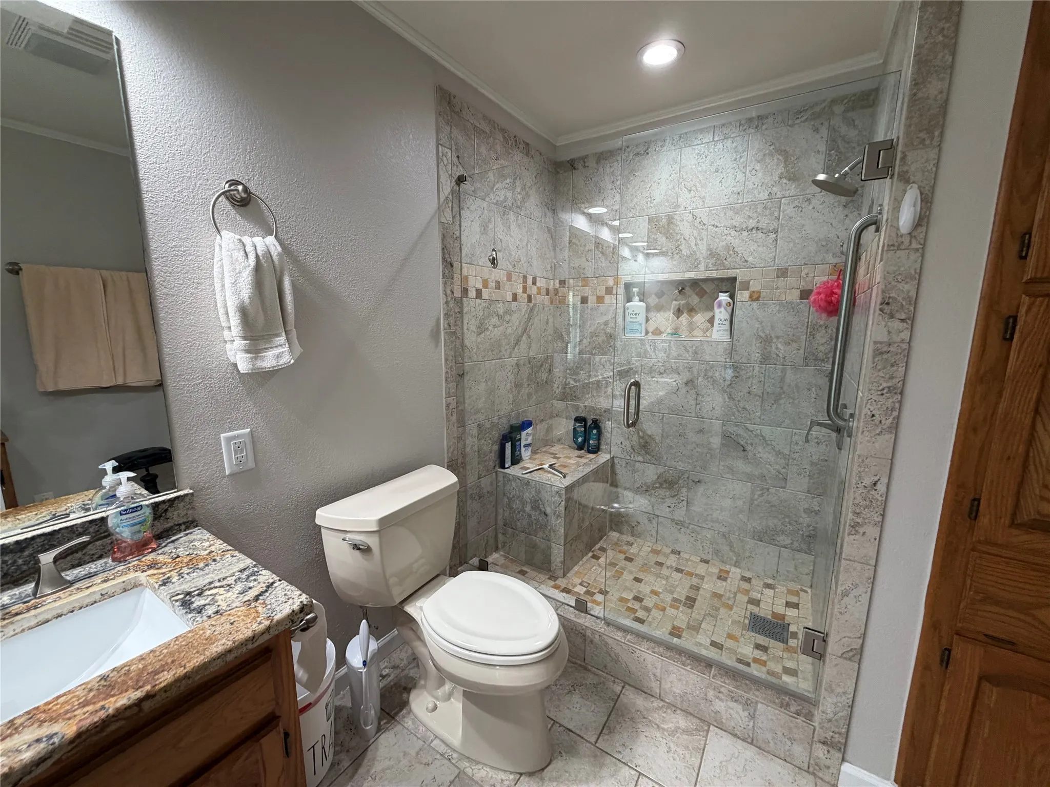 Single Family Residence For Sale in Brown County , 3 Brownstone Court, Brownwood, Texas 76801, 4 Bedroom, 3 Bathroom, 2 Garage spaces, 2,465 Sqft, built in 1986, mls#21347468, Real Estate Agent in Brownwood, Homes For Sale in Brown county, Homes For Sale in Brownwood, Realtor in Brownwood Texas, Real Estate Brokerage Independent Realty Texas, Luminita Cordes Realtor
