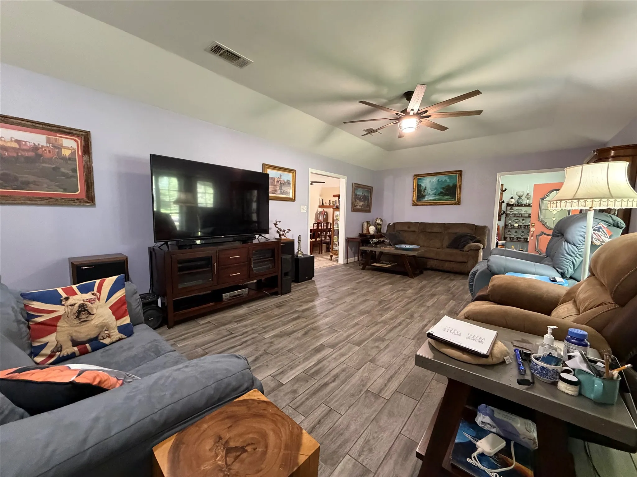 Single Family Residence For Sale in Brown County , 3 Brownstone Court, Brownwood, Texas 76801, 4 Bedroom, 3 Bathroom, 2 Garage spaces, 2,465 Sqft, built in 1986, mls#21347468, Real Estate Agent in Brownwood, Homes For Sale in Brown county, Homes For Sale in Brownwood, Realtor in Brownwood Texas, Real Estate Brokerage Independent Realty Texas, Luminita Cordes Realtor
