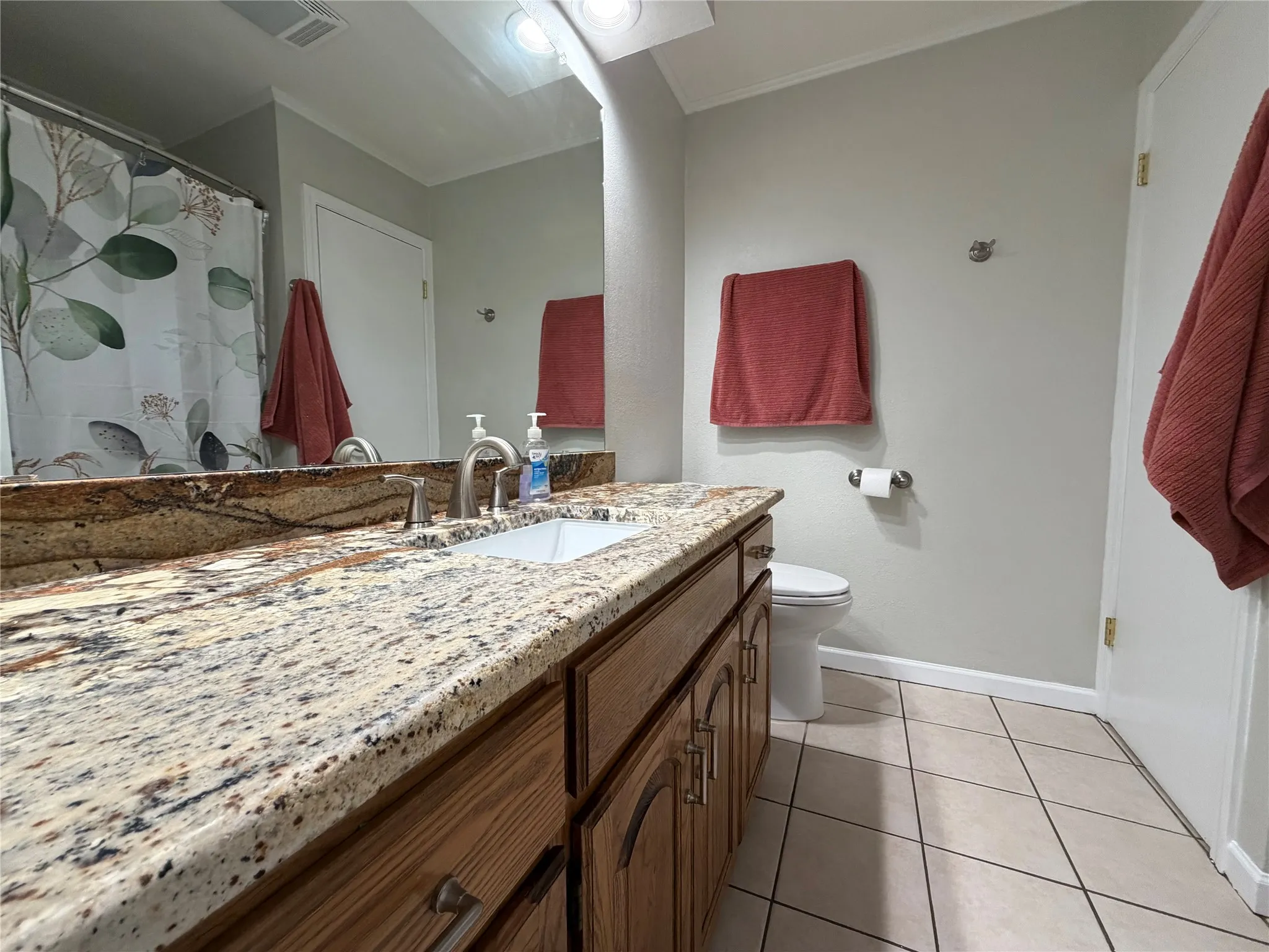 Single Family Residence For Sale in Brown County , 3 Brownstone Court, Brownwood, Texas 76801, 4 Bedroom, 3 Bathroom, 2 Garage spaces, 2,465 Sqft, built in 1986, mls#21347468, Real Estate Agent in Brownwood, Homes For Sale in Brown county, Homes For Sale in Brownwood, Realtor in Brownwood Texas, Real Estate Brokerage Independent Realty Texas, Luminita Cordes Realtor