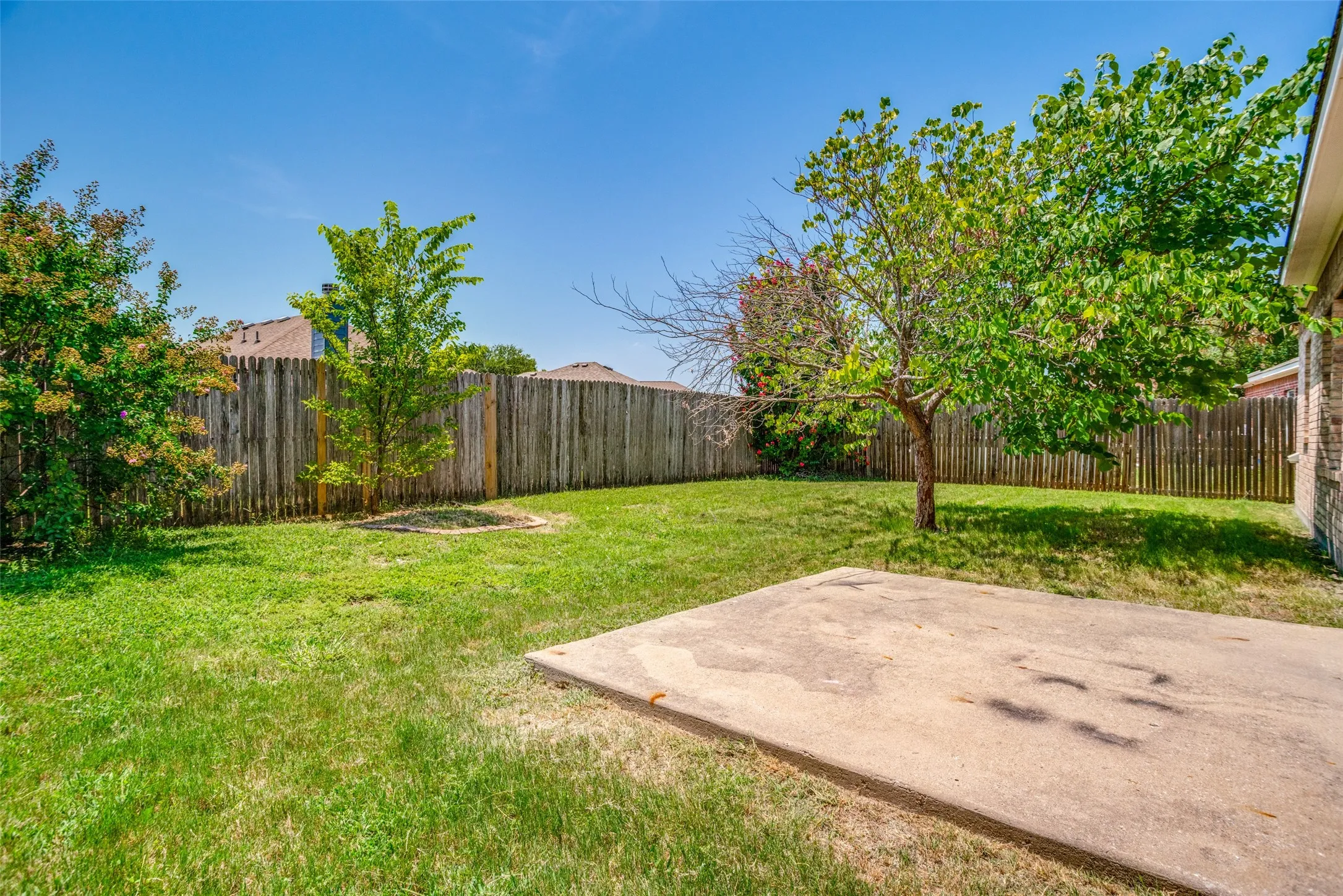 Single Family Residence For Sale in Collin County , 1703 White Mountain Way, Princeton, Texas 75407, 4 Bedroom, 2 Bathroom, 2 Garage spaces, 1,955 Sqft, built in 2006, mls#21347470, Real Estate Agent in Princeton, Homes For Sale in Collin county, Homes For Sale in Princeton, Realtor in Princeton Texas, Real Estate Brokerage Independent Realty Texas, Luminita Cordes Realtor