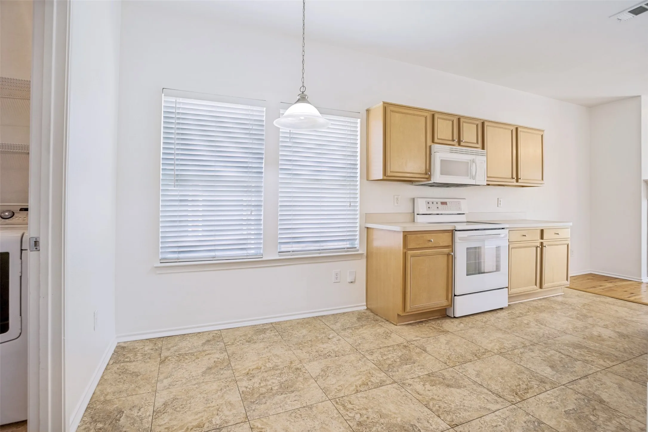 Single Family Residence For Sale in Collin County , 1703 White Mountain Way, Princeton, Texas 75407, 4 Bedroom, 2 Bathroom, 2 Garage spaces, 1,955 Sqft, built in 2006, mls#21347470, Real Estate Agent in Princeton, Homes For Sale in Collin county, Homes For Sale in Princeton, Realtor in Princeton Texas, Real Estate Brokerage Independent Realty Texas, Luminita Cordes Realtor