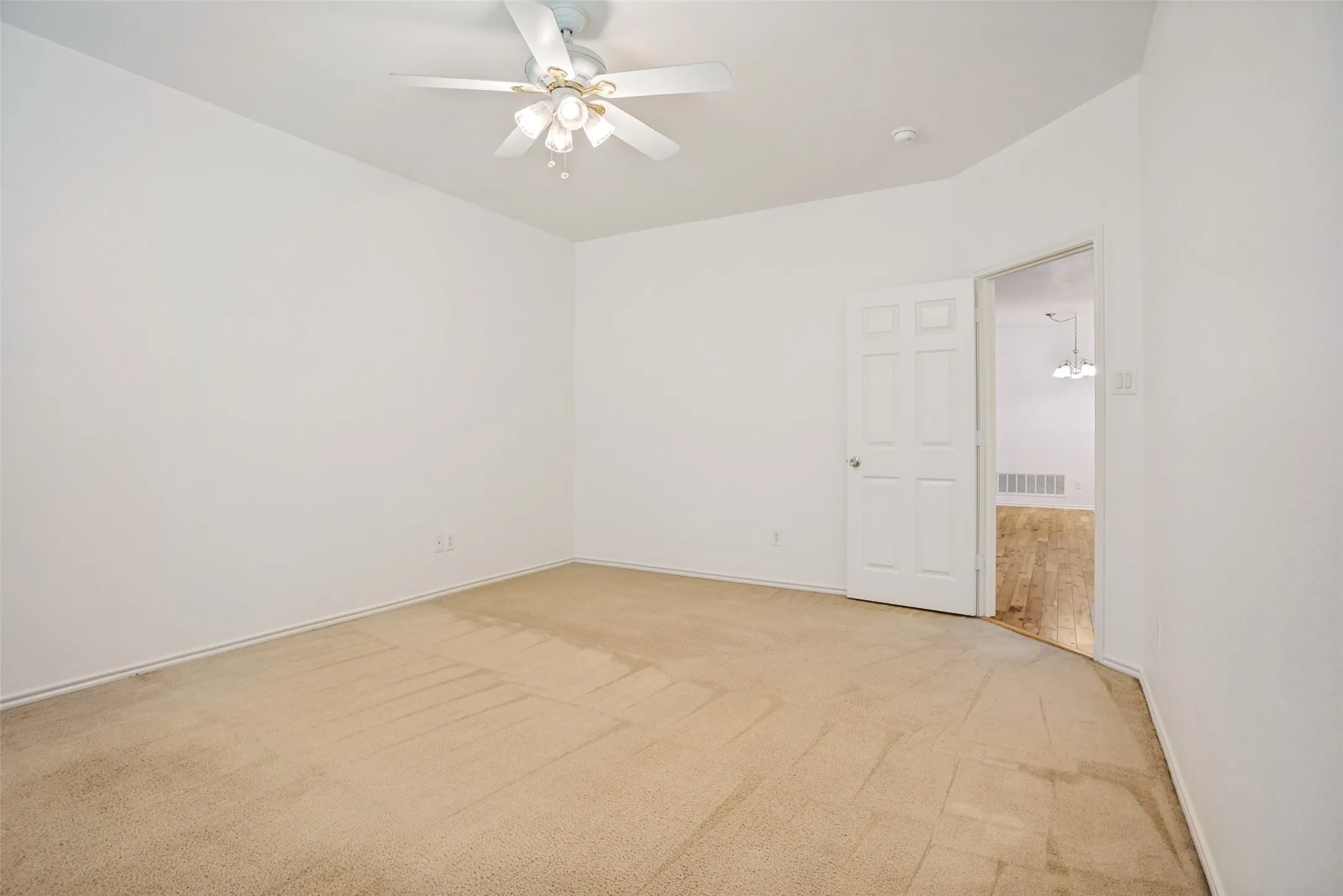Single Family Residence For Sale in Collin County , 1703 White Mountain Way, Princeton, Texas 75407, 4 Bedroom, 2 Bathroom, 2 Garage spaces, 1,955 Sqft, built in 2006, mls#21347470, Real Estate Agent in Princeton, Homes For Sale in Collin county, Homes For Sale in Princeton, Realtor in Princeton Texas, Real Estate Brokerage Independent Realty Texas, Luminita Cordes Realtor