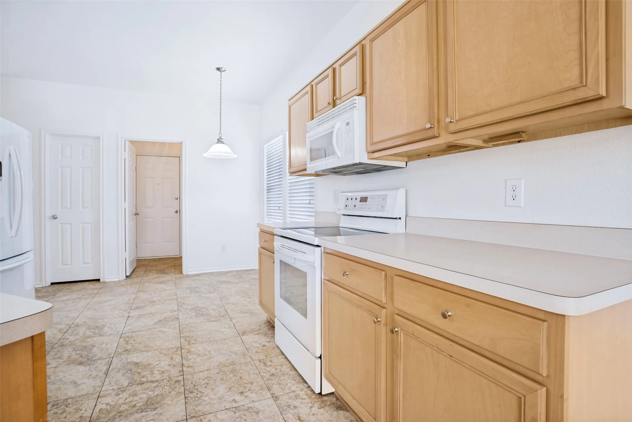 Single Family Residence For Sale in Collin County , 1703 White Mountain Way, Princeton, Texas 75407, 4 Bedroom, 2 Bathroom, 2 Garage spaces, 1,955 Sqft, built in 2006, mls#21347470, Real Estate Agent in Princeton, Homes For Sale in Collin county, Homes For Sale in Princeton, Realtor in Princeton Texas, Real Estate Brokerage Independent Realty Texas, Luminita Cordes Realtor