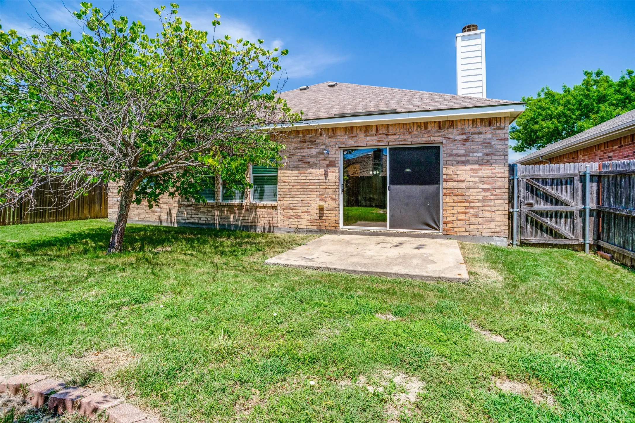 Single Family Residence For Sale in Collin County , 1703 White Mountain Way, Princeton, Texas 75407, 4 Bedroom, 2 Bathroom, 2 Garage spaces, 1,955 Sqft, built in 2006, mls#21347470, Real Estate Agent in Princeton, Homes For Sale in Collin county, Homes For Sale in Princeton, Realtor in Princeton Texas, Real Estate Brokerage Independent Realty Texas, Luminita Cordes Realtor