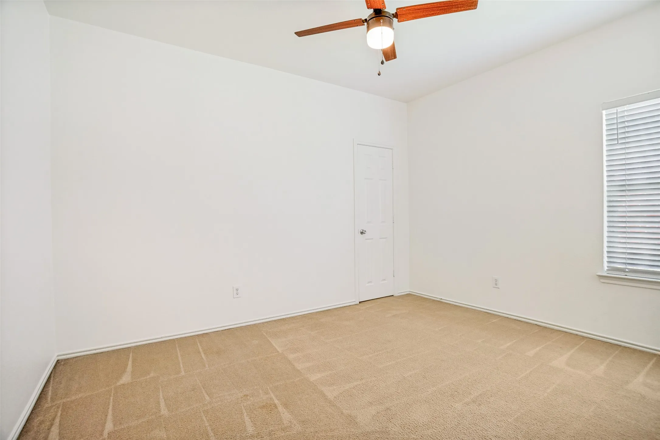 Single Family Residence For Sale in Collin County , 1703 White Mountain Way, Princeton, Texas 75407, 4 Bedroom, 2 Bathroom, 2 Garage spaces, 1,955 Sqft, built in 2006, mls#21347470, Real Estate Agent in Princeton, Homes For Sale in Collin county, Homes For Sale in Princeton, Realtor in Princeton Texas, Real Estate Brokerage Independent Realty Texas, Luminita Cordes Realtor