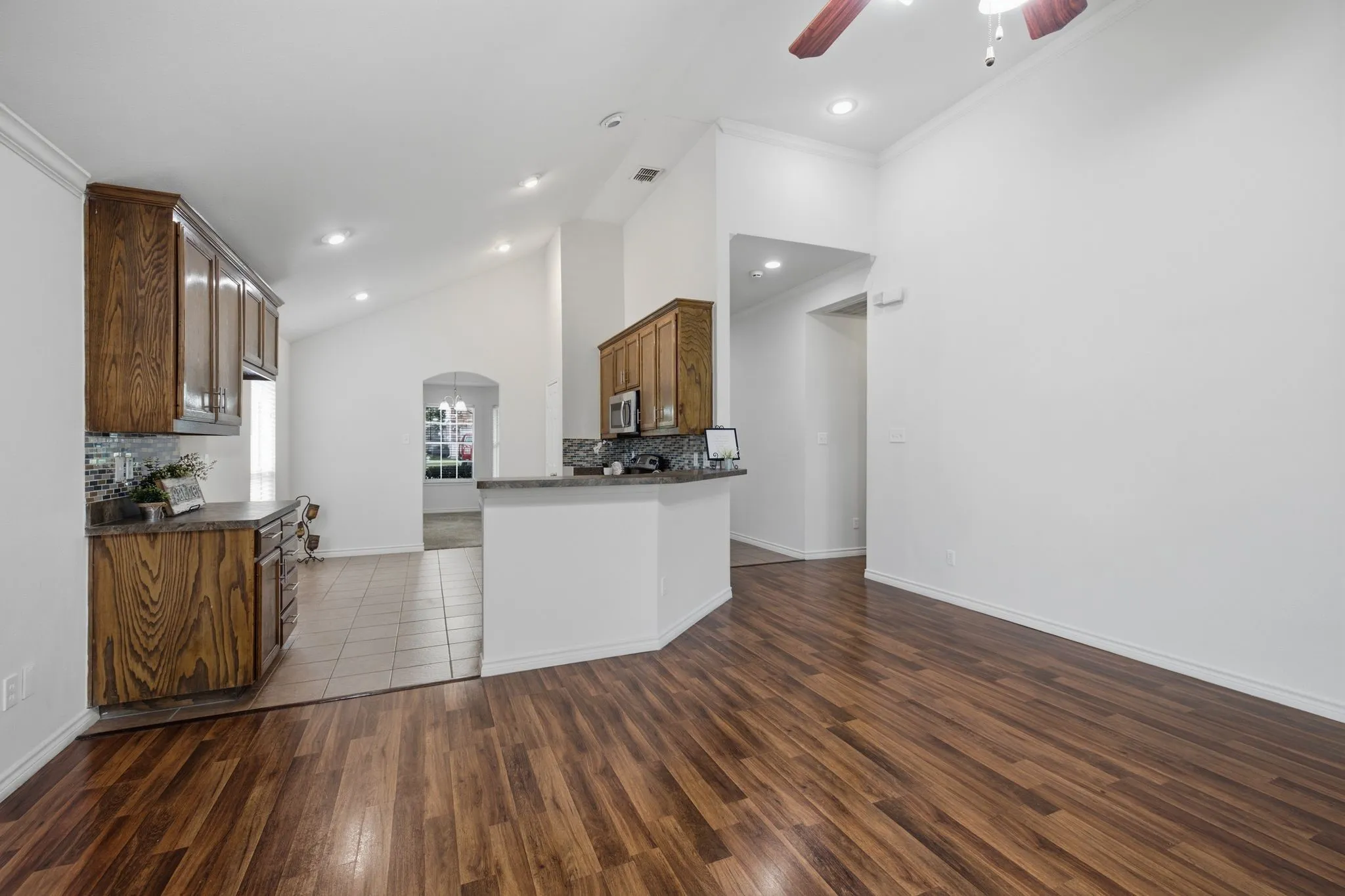 Single Family Residence For Sale in Tarrant County , 5828 Pearl Oyster Lane, Fort Worth, Texas 76179, 3 Bedroom, 2 Bathroom, 2 Garage spaces, 1,720 Sqft, built in 2008, mls#21342914, Real Estate Agent in Fort Worth, Homes For Sale in Tarrant county, Homes For Sale in Fort Worth, Realtor in Fort Worth Texas, Real Estate Brokerage Independent Realty Texas, Luminita Cordes Realtor