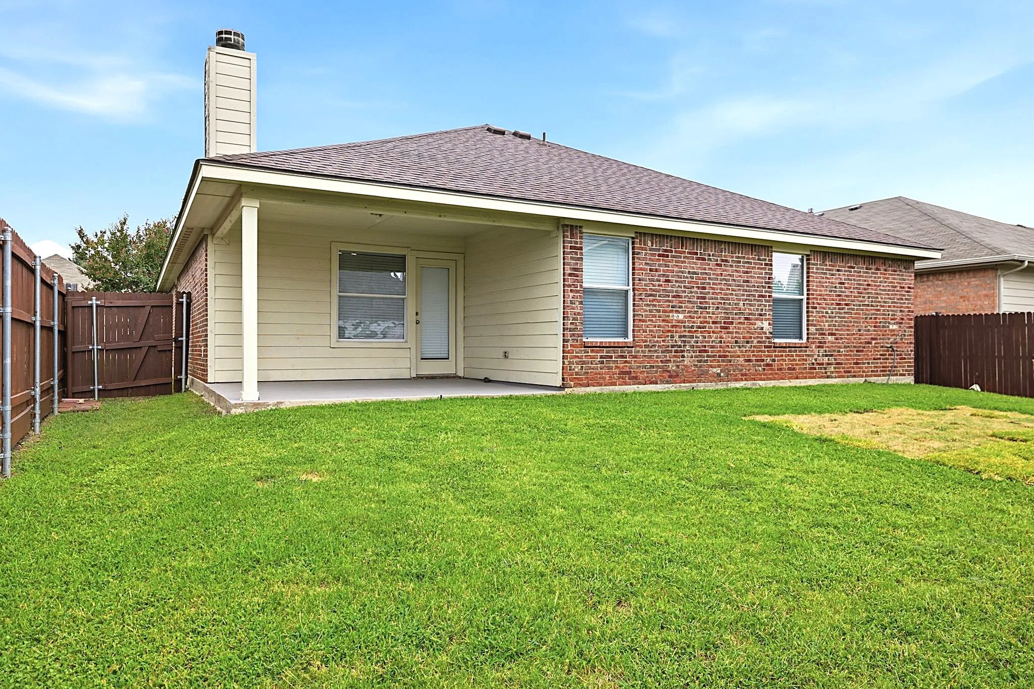Single Family Residence For Sale in Tarrant County , 5828 Pearl Oyster Lane, Fort Worth, Texas 76179, 3 Bedroom, 2 Bathroom, 2 Garage spaces, 1,720 Sqft, built in 2008, mls#21342914, Real Estate Agent in Fort Worth, Homes For Sale in Tarrant county, Homes For Sale in Fort Worth, Realtor in Fort Worth Texas, Real Estate Brokerage Independent Realty Texas, Luminita Cordes Realtor