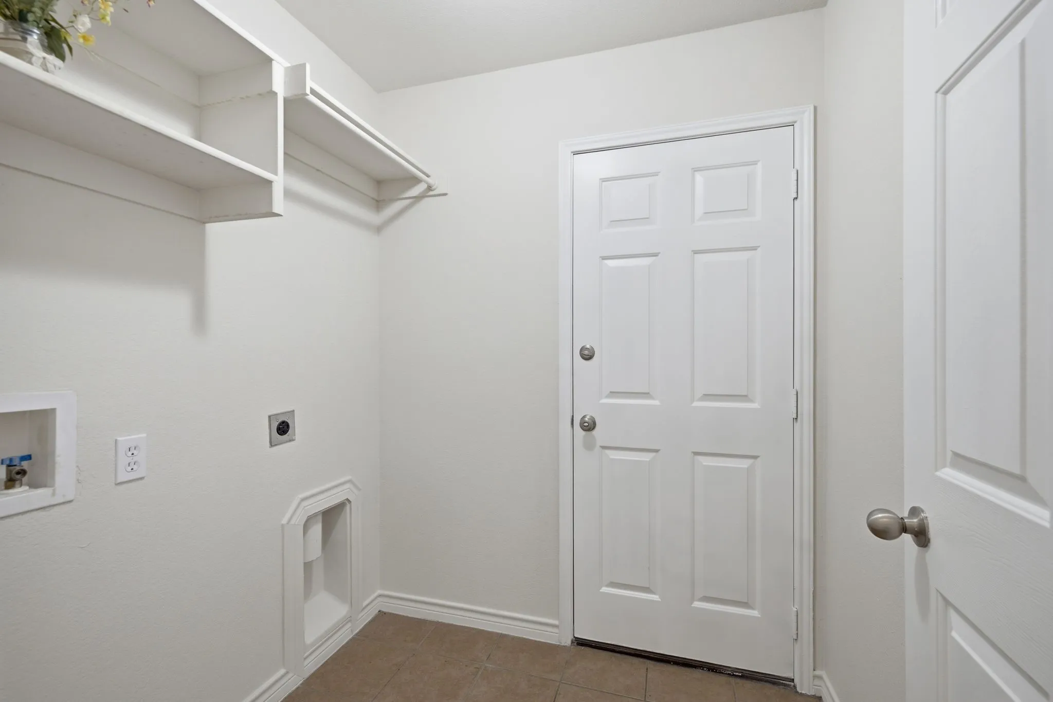 Single Family Residence For Sale in Tarrant County , 5828 Pearl Oyster Lane, Fort Worth, Texas 76179, 3 Bedroom, 2 Bathroom, 2 Garage spaces, 1,720 Sqft, built in 2008, mls#21342914, Real Estate Agent in Fort Worth, Homes For Sale in Tarrant county, Homes For Sale in Fort Worth, Realtor in Fort Worth Texas, Real Estate Brokerage Independent Realty Texas, Luminita Cordes Realtor
