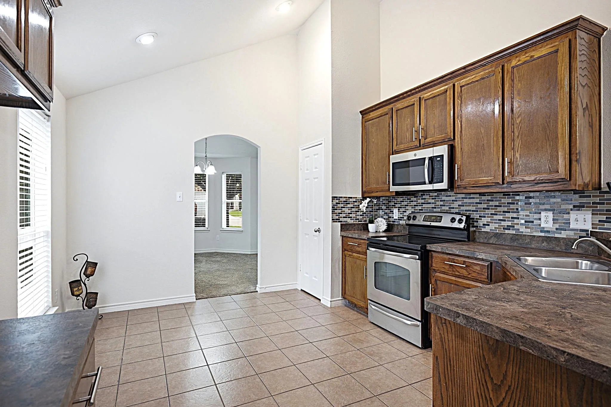 Single Family Residence For Sale in Tarrant County , 5828 Pearl Oyster Lane, Fort Worth, Texas 76179, 3 Bedroom, 2 Bathroom, 2 Garage spaces, 1,720 Sqft, built in 2008, mls#21342914, Real Estate Agent in Fort Worth, Homes For Sale in Tarrant county, Homes For Sale in Fort Worth, Realtor in Fort Worth Texas, Real Estate Brokerage Independent Realty Texas, Luminita Cordes Realtor
