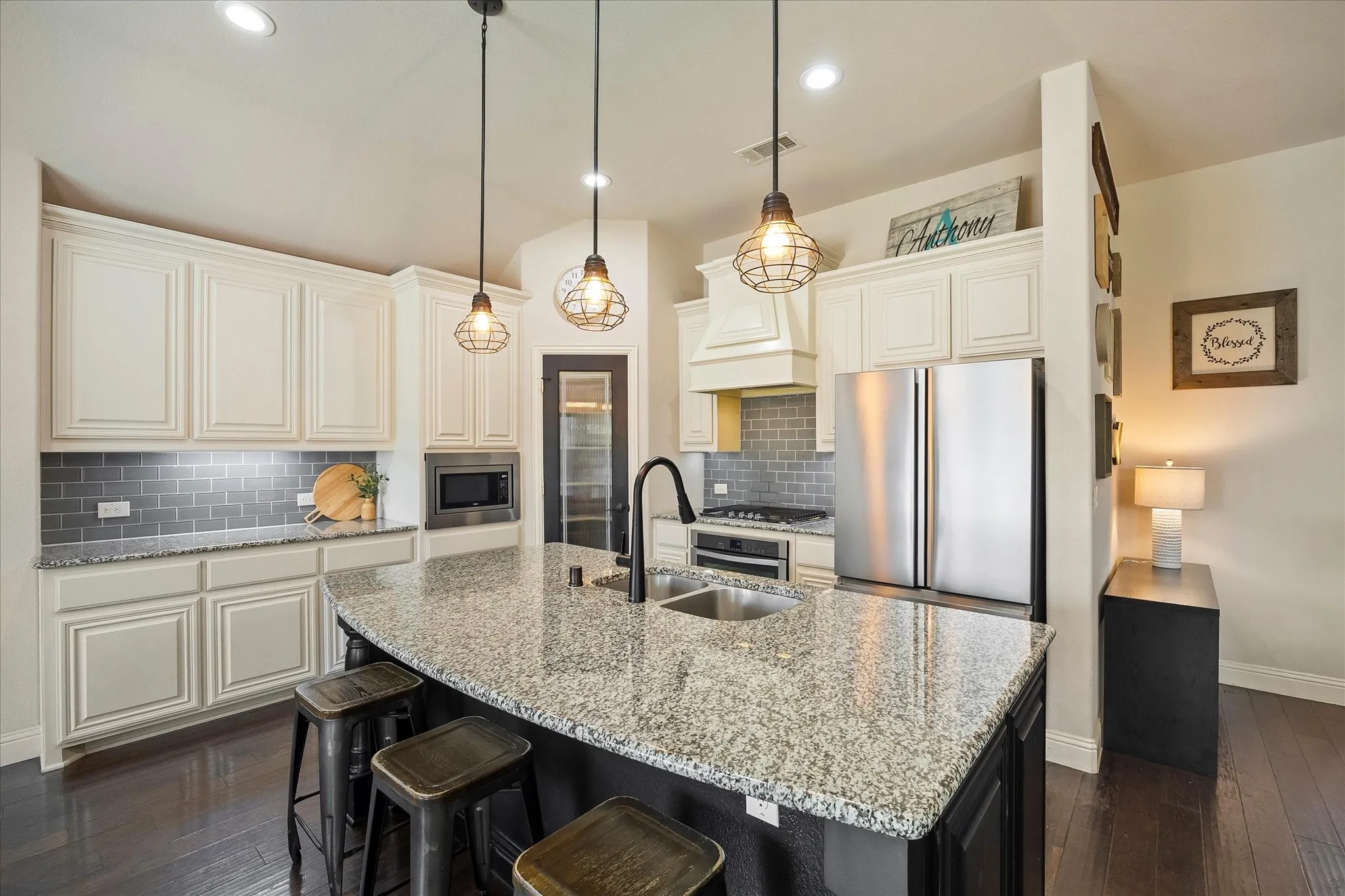 Single Family Residence For Sale in Kaufman County , 1925 Knoxbridge Road, Forney, Texas 75126, 4 Bedroom, 3 Bathroom, 3 Garage spaces, 3,257 Sqft, built in 2015, mls#21347316, Real Estate Agent in Forney, Homes For Sale in Kaufman county, Homes For Sale in Forney, Realtor in Forney Texas, Real Estate Brokerage Independent Realty Texas, Luminita Cordes Realtor
