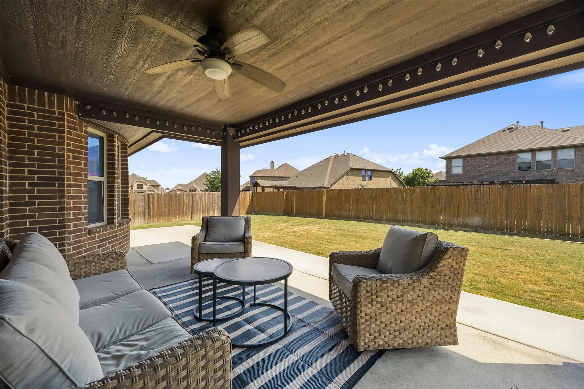 Single Family Residence For Sale in Kaufman County , 1925 Knoxbridge Road, Forney, Texas 75126, 4 Bedroom, 3 Bathroom, 3 Garage spaces, 3,257 Sqft, built in 2015, mls#21347316, Real Estate Agent in Forney, Homes For Sale in Kaufman county, Homes For Sale in Forney, Realtor in Forney Texas, Real Estate Brokerage Independent Realty Texas, Luminita Cordes Realtor