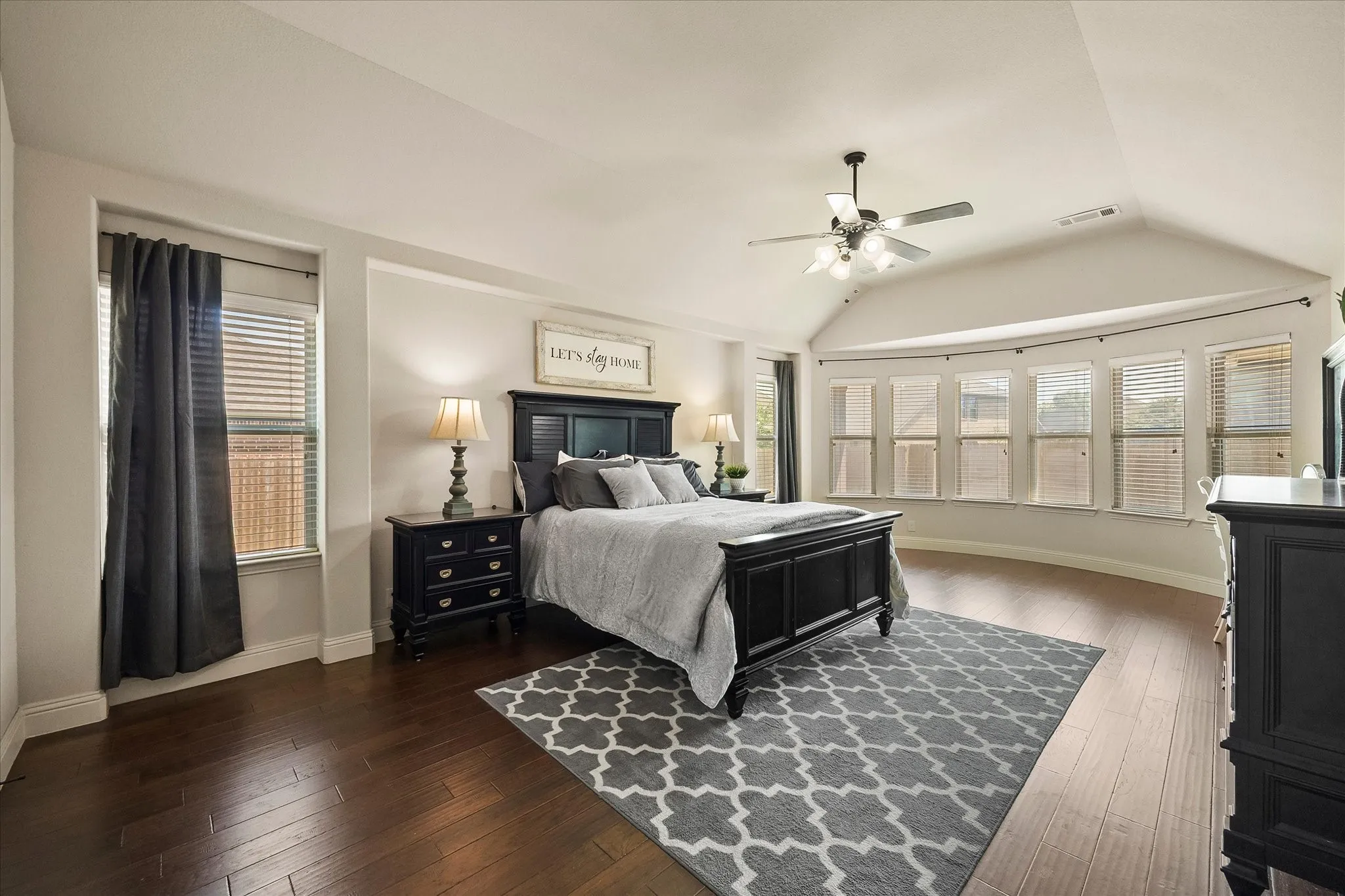Single Family Residence For Sale in Kaufman County , 1925 Knoxbridge Road, Forney, Texas 75126, 4 Bedroom, 3 Bathroom, 3 Garage spaces, 3,257 Sqft, built in 2015, mls#21347316, Real Estate Agent in Forney, Homes For Sale in Kaufman county, Homes For Sale in Forney, Realtor in Forney Texas, Real Estate Brokerage Independent Realty Texas, Luminita Cordes Realtor