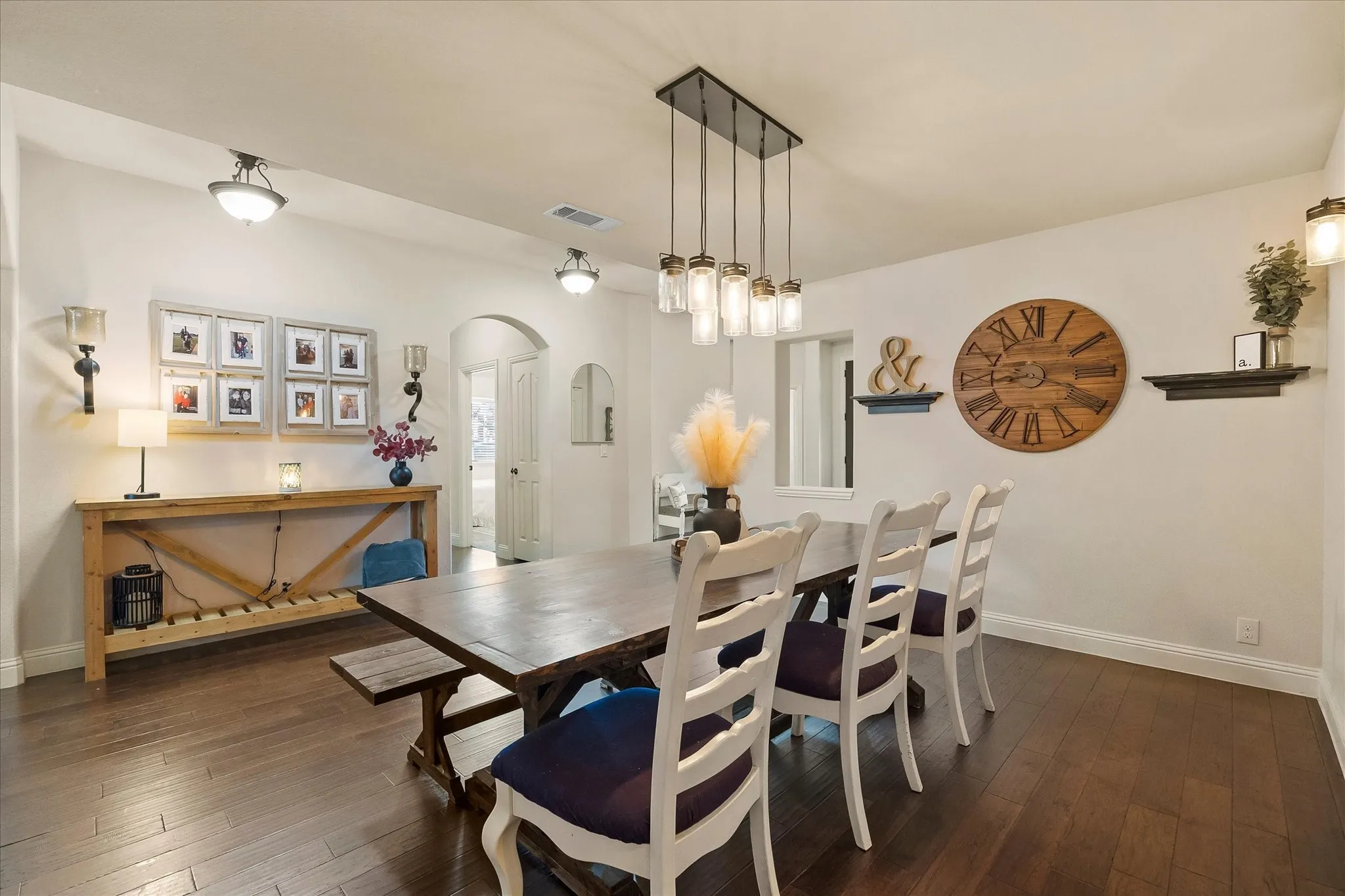 Single Family Residence For Sale in Kaufman County , 1925 Knoxbridge Road, Forney, Texas 75126, 4 Bedroom, 3 Bathroom, 3 Garage spaces, 3,257 Sqft, built in 2015, mls#21347316, Real Estate Agent in Forney, Homes For Sale in Kaufman county, Homes For Sale in Forney, Realtor in Forney Texas, Real Estate Brokerage Independent Realty Texas, Luminita Cordes Realtor