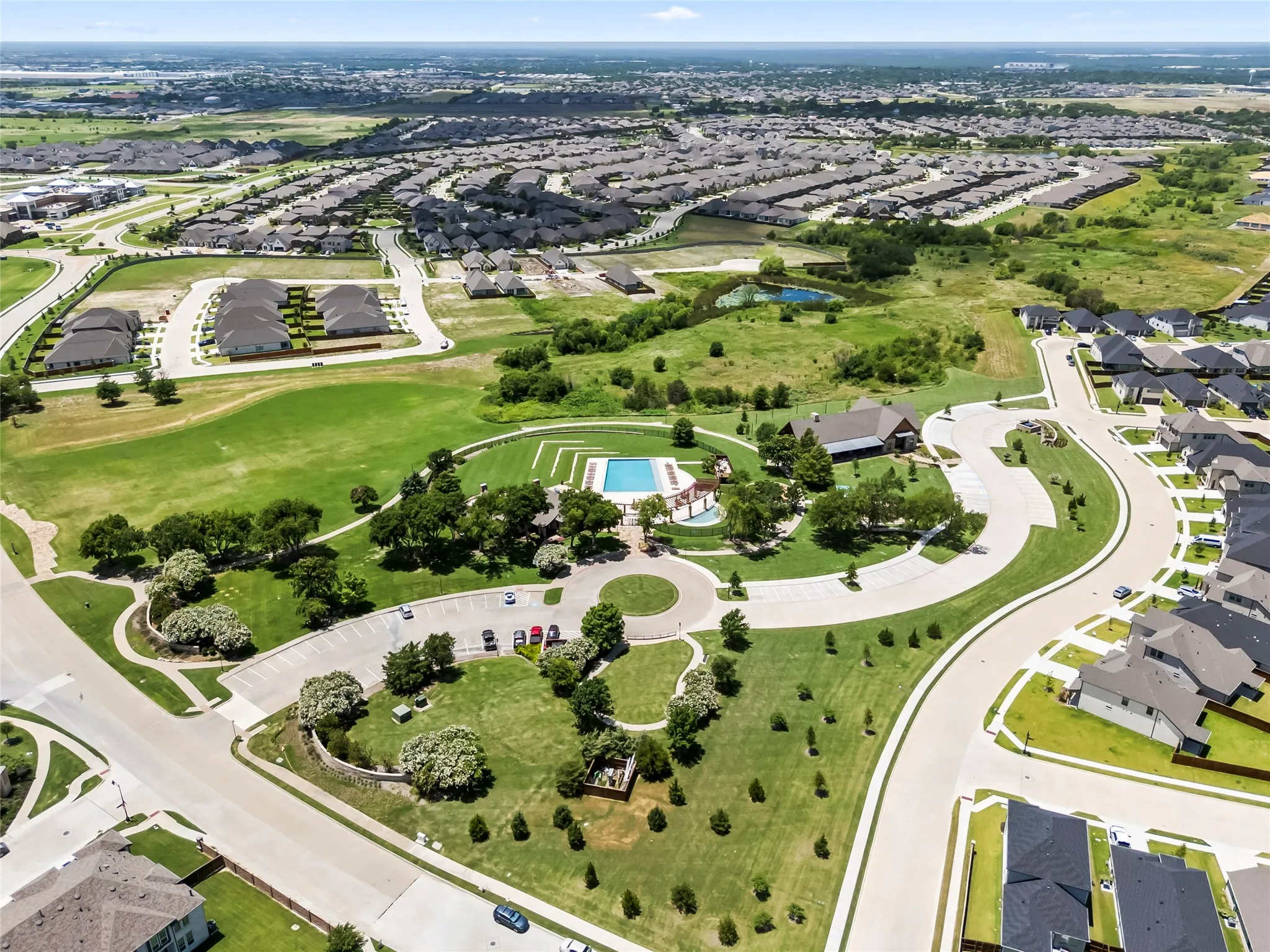 Single Family Residence For Sale in Kaufman County , 1925 Knoxbridge Road, Forney, Texas 75126, 4 Bedroom, 3 Bathroom, 3 Garage spaces, 3,257 Sqft, built in 2015, mls#21347316, Real Estate Agent in Forney, Homes For Sale in Kaufman county, Homes For Sale in Forney, Realtor in Forney Texas, Real Estate Brokerage Independent Realty Texas, Luminita Cordes Realtor