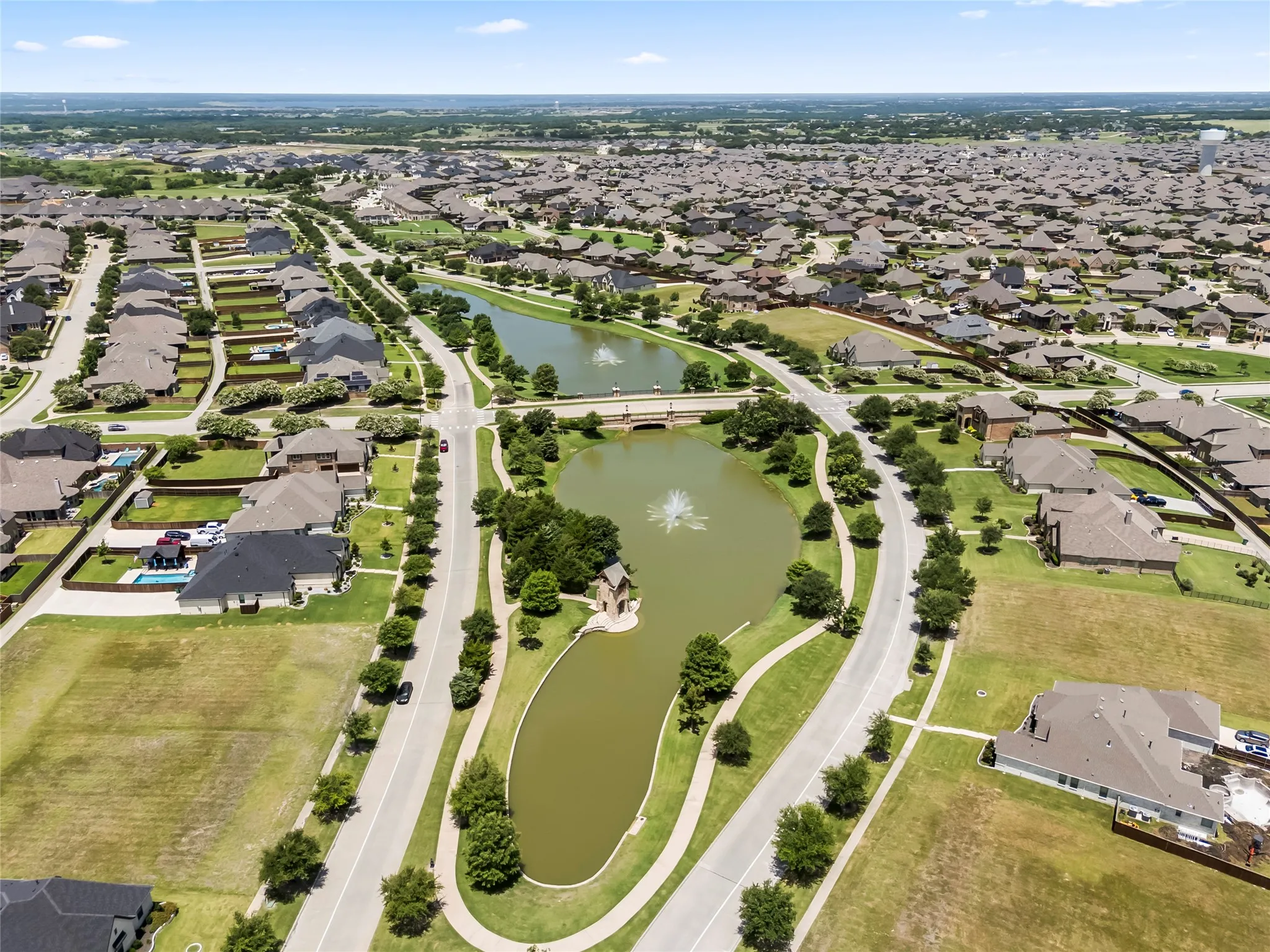 Single Family Residence For Sale in Kaufman County , 1925 Knoxbridge Road, Forney, Texas 75126, 4 Bedroom, 3 Bathroom, 3 Garage spaces, 3,257 Sqft, built in 2015, mls#21347316, Real Estate Agent in Forney, Homes For Sale in Kaufman county, Homes For Sale in Forney, Realtor in Forney Texas, Real Estate Brokerage Independent Realty Texas, Luminita Cordes Realtor